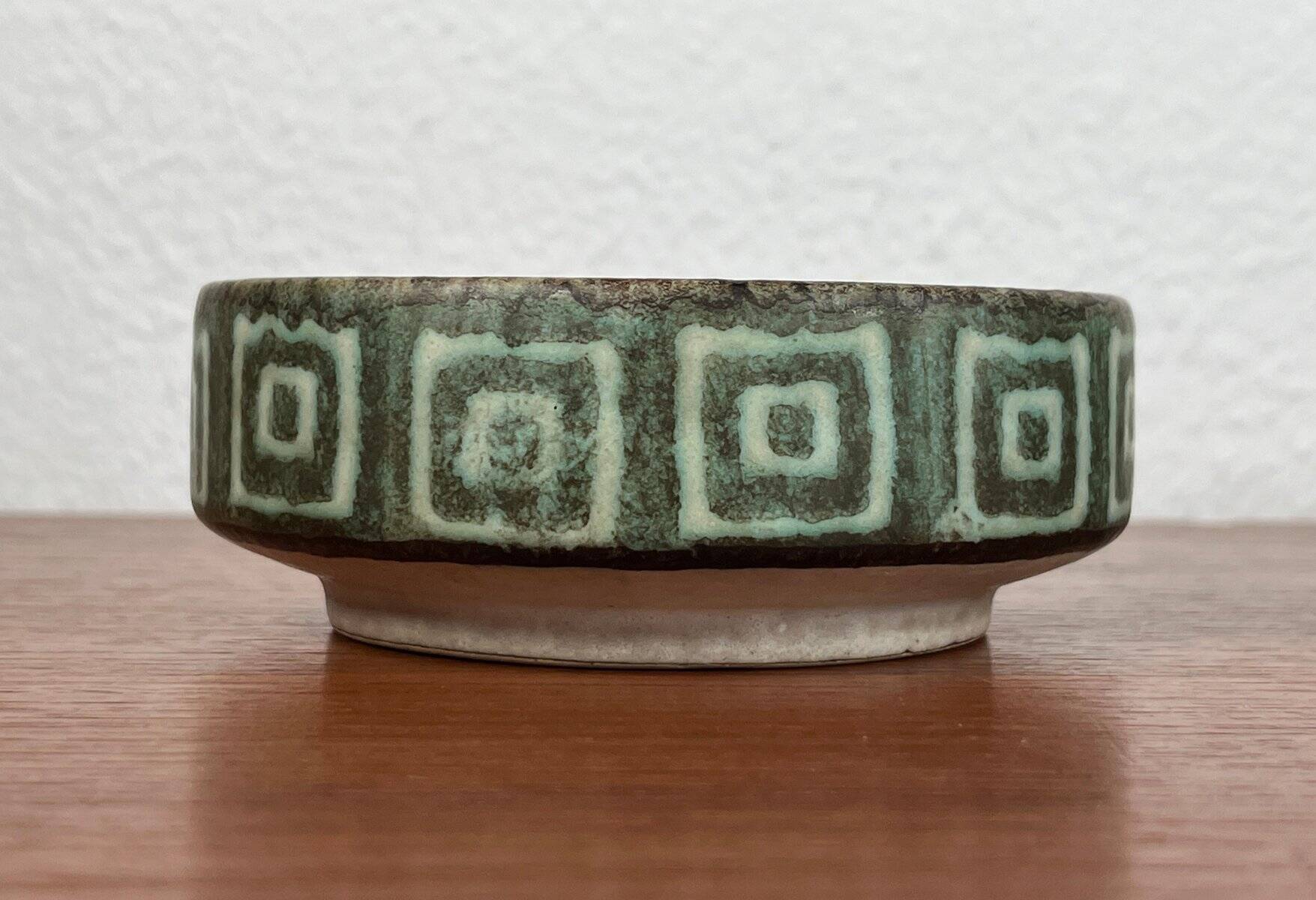 Set of 2 WGP ceramic bowls from West Germany, mid-century style, 1960s.