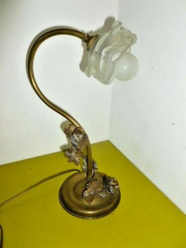 Desk lamp old decor flowers