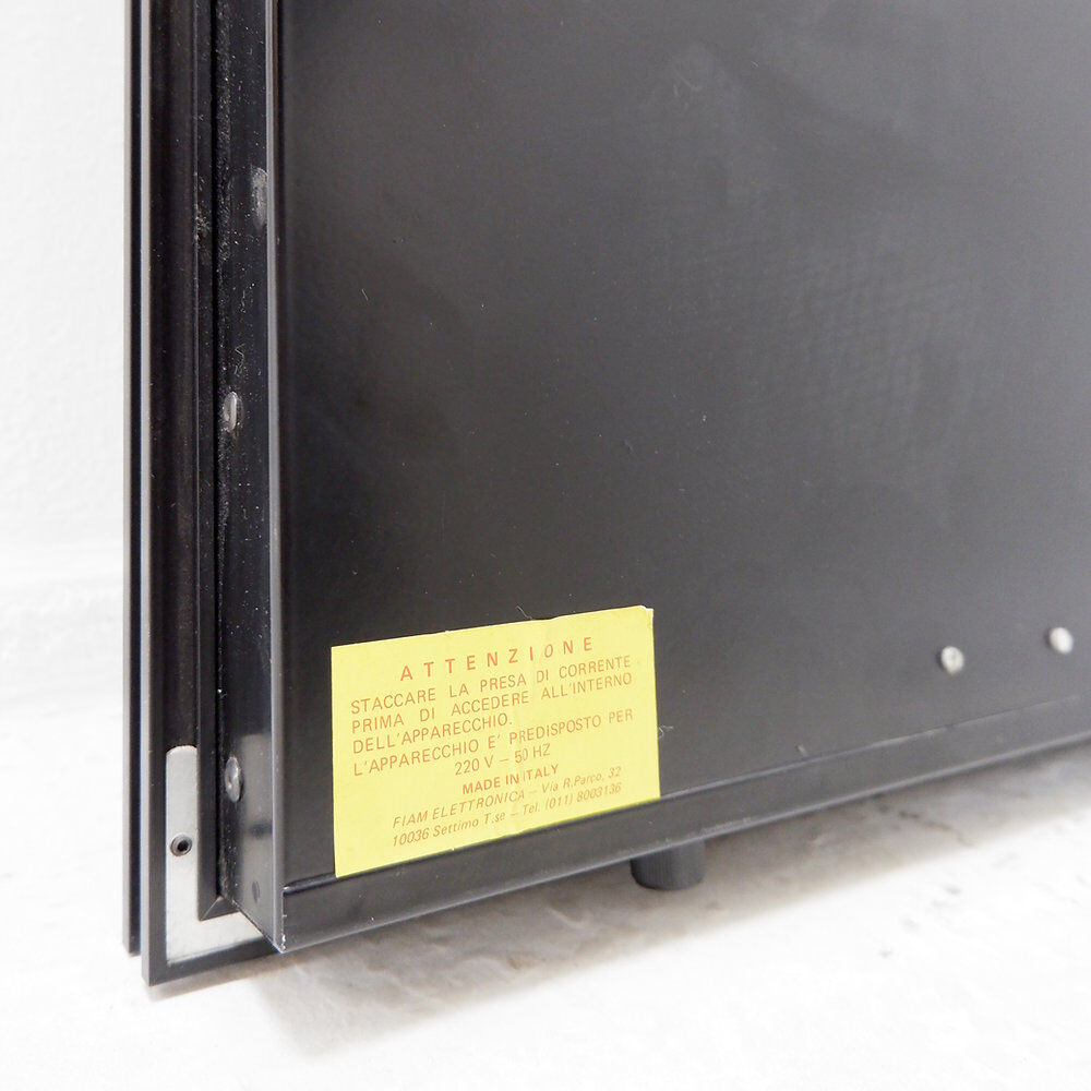 Infinite mirror with black metal frame - Italy