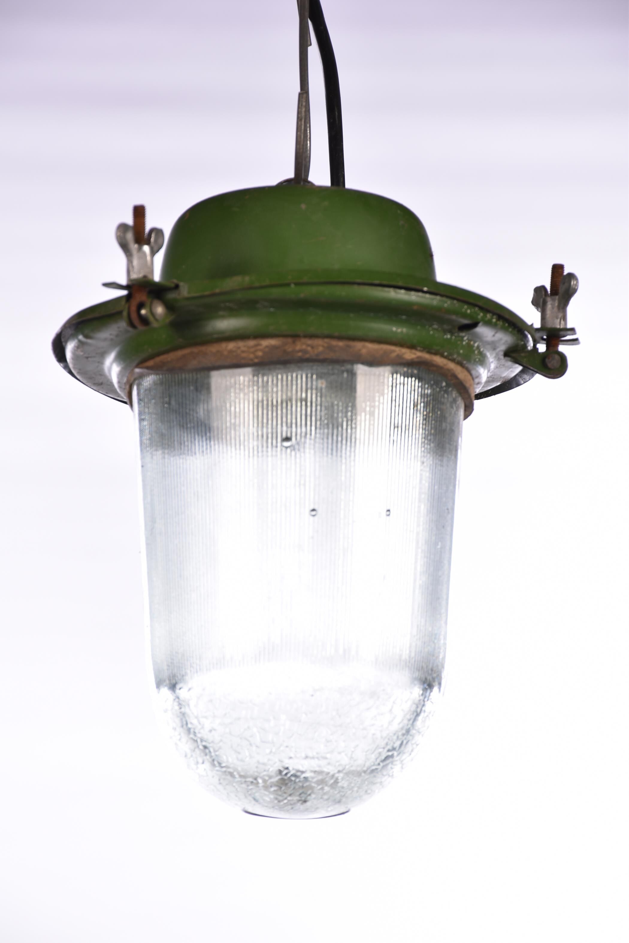 Suspension industrielle vintage vieille lumière