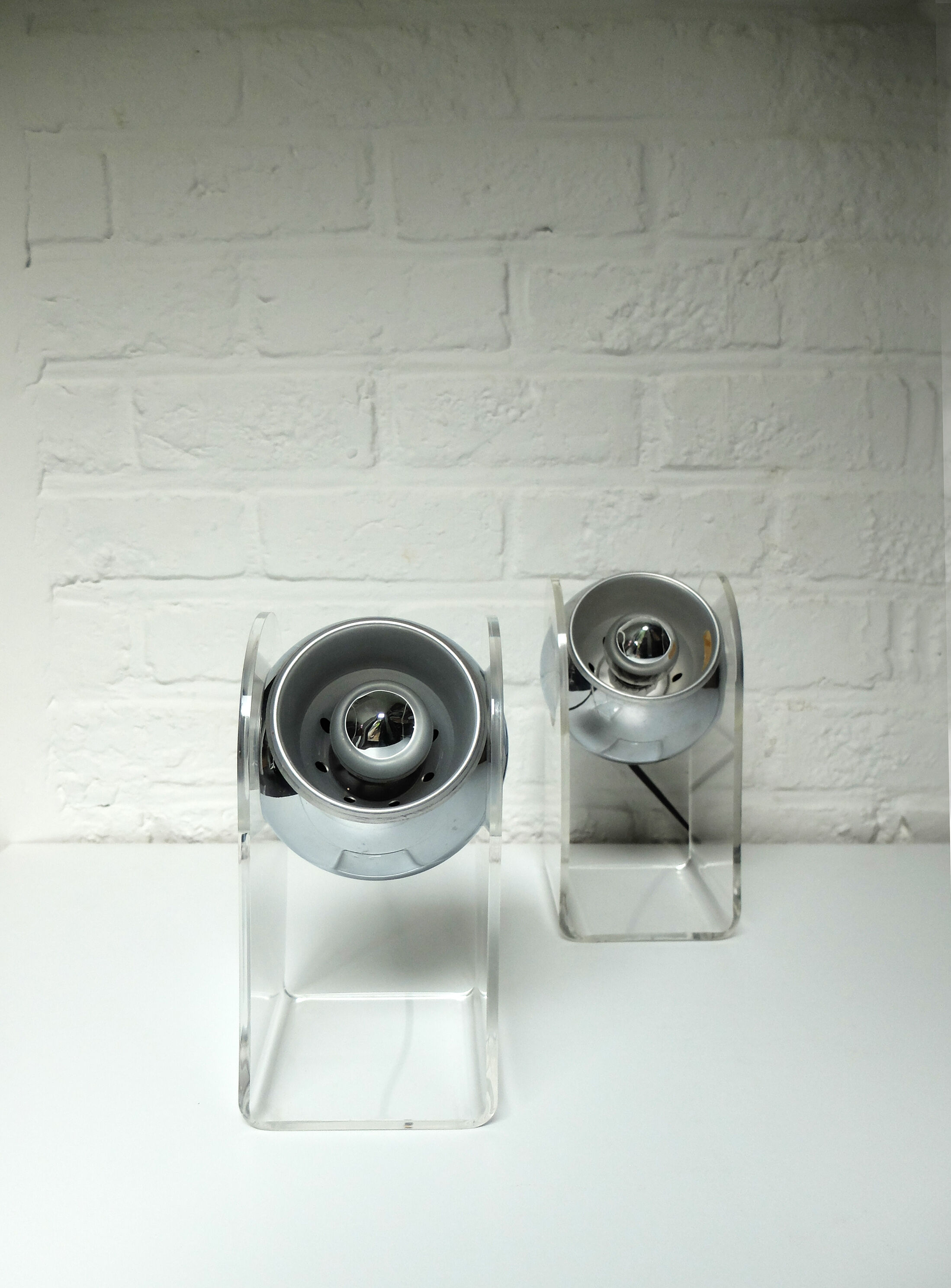 Space Age  sphere plexiglass table lamps pair, 1960-70s