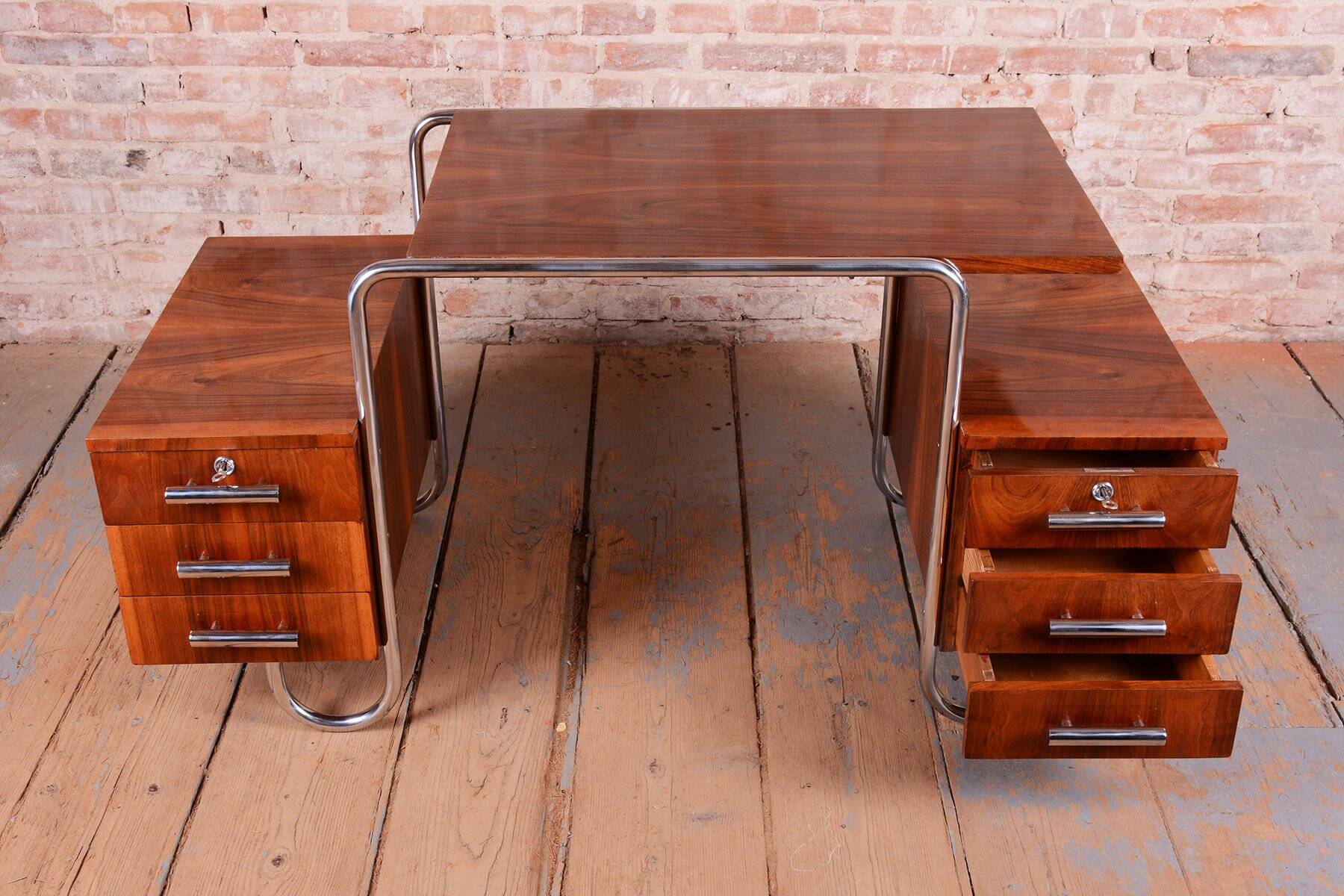 Czech Bauhaus Writing Desk in Walnut attributed to A. Lurcat for Kovona, 1920s