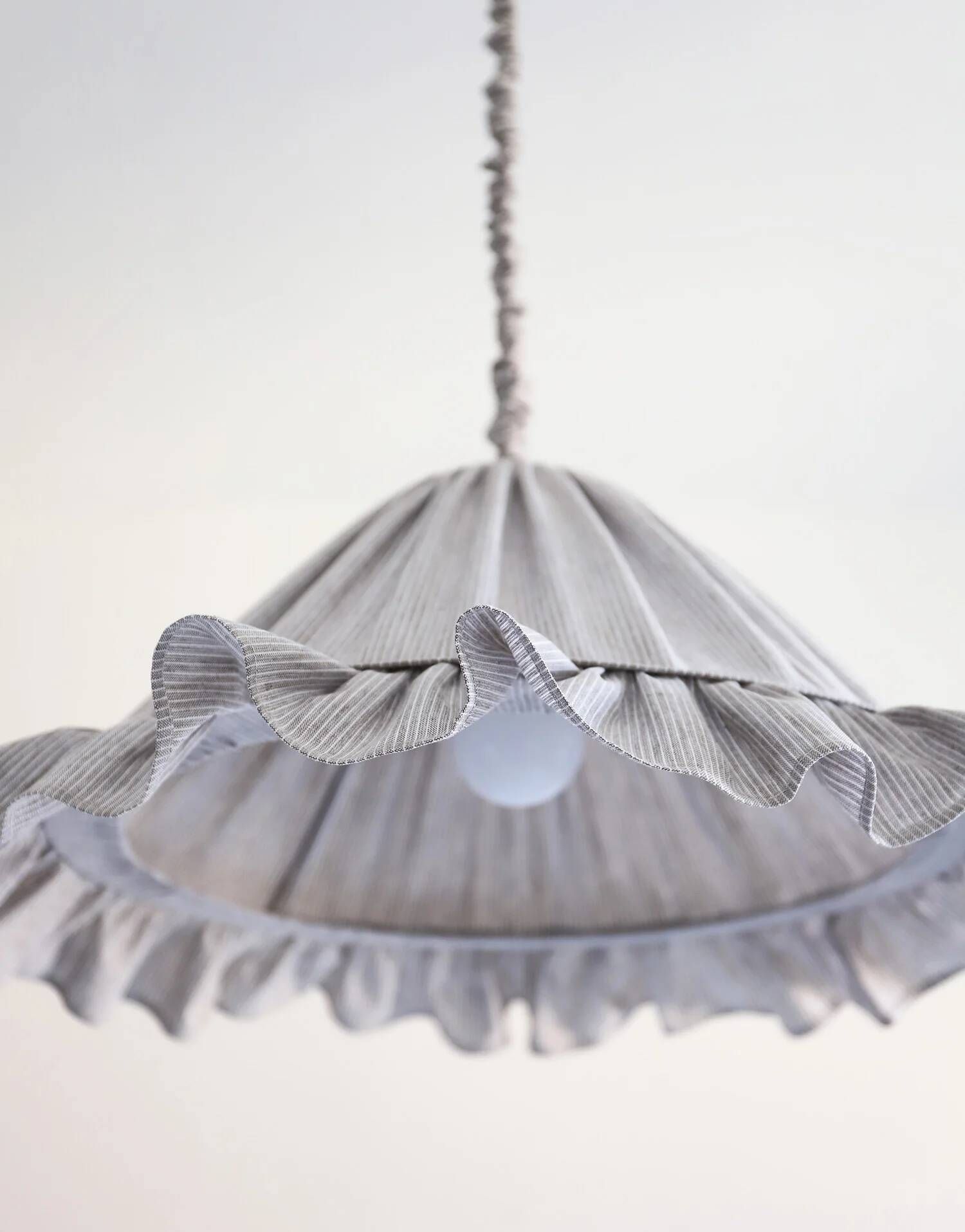 Suspension Emilia, pleated lampshade with frills, grey stripes.