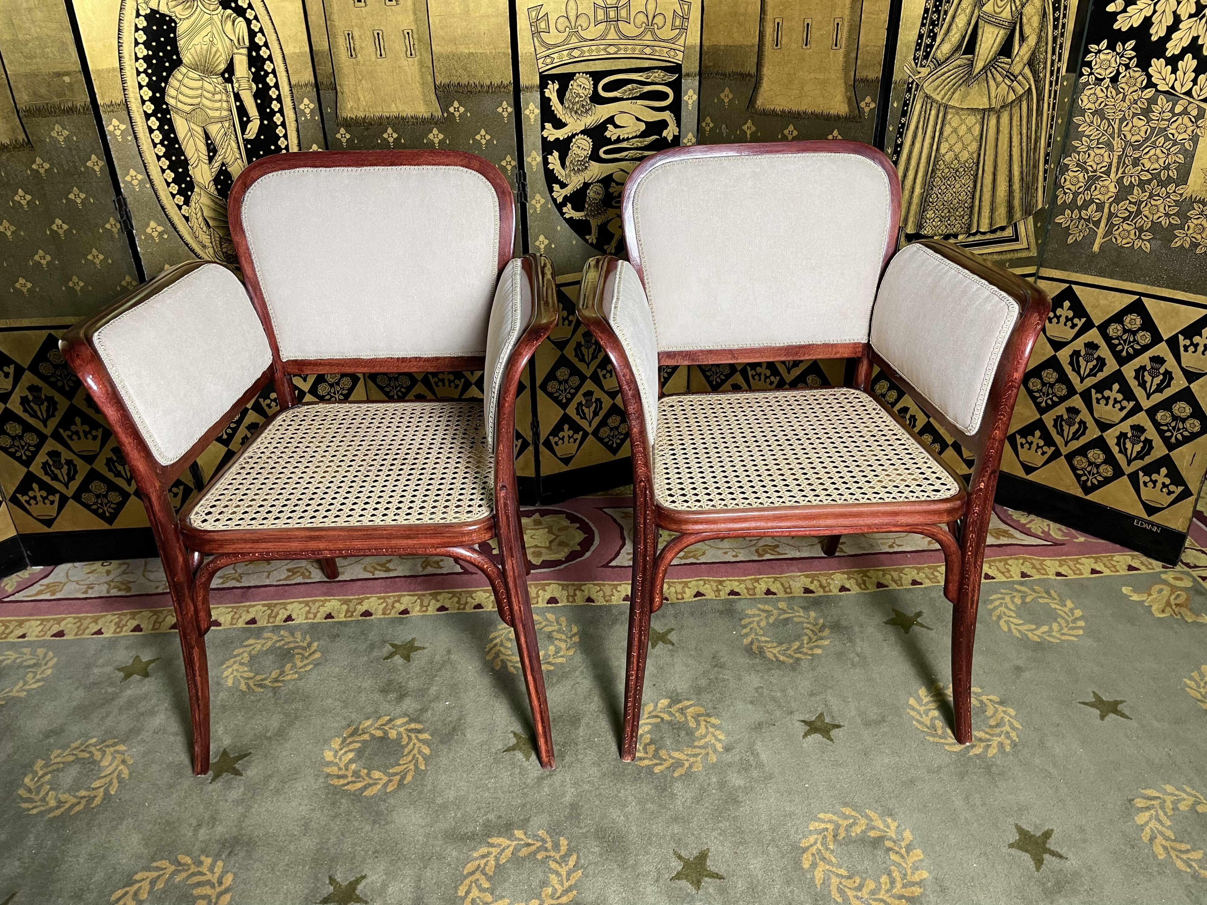 Pair of Thonet armchairs number 6285