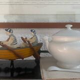 Petite soupière en porcelaine ancienne