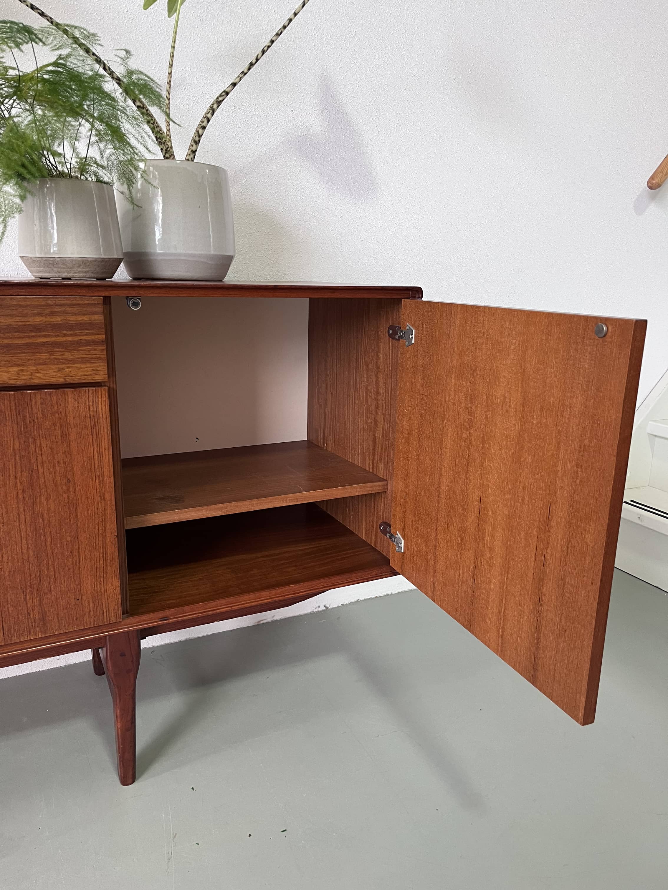 Vintage lowboard teak