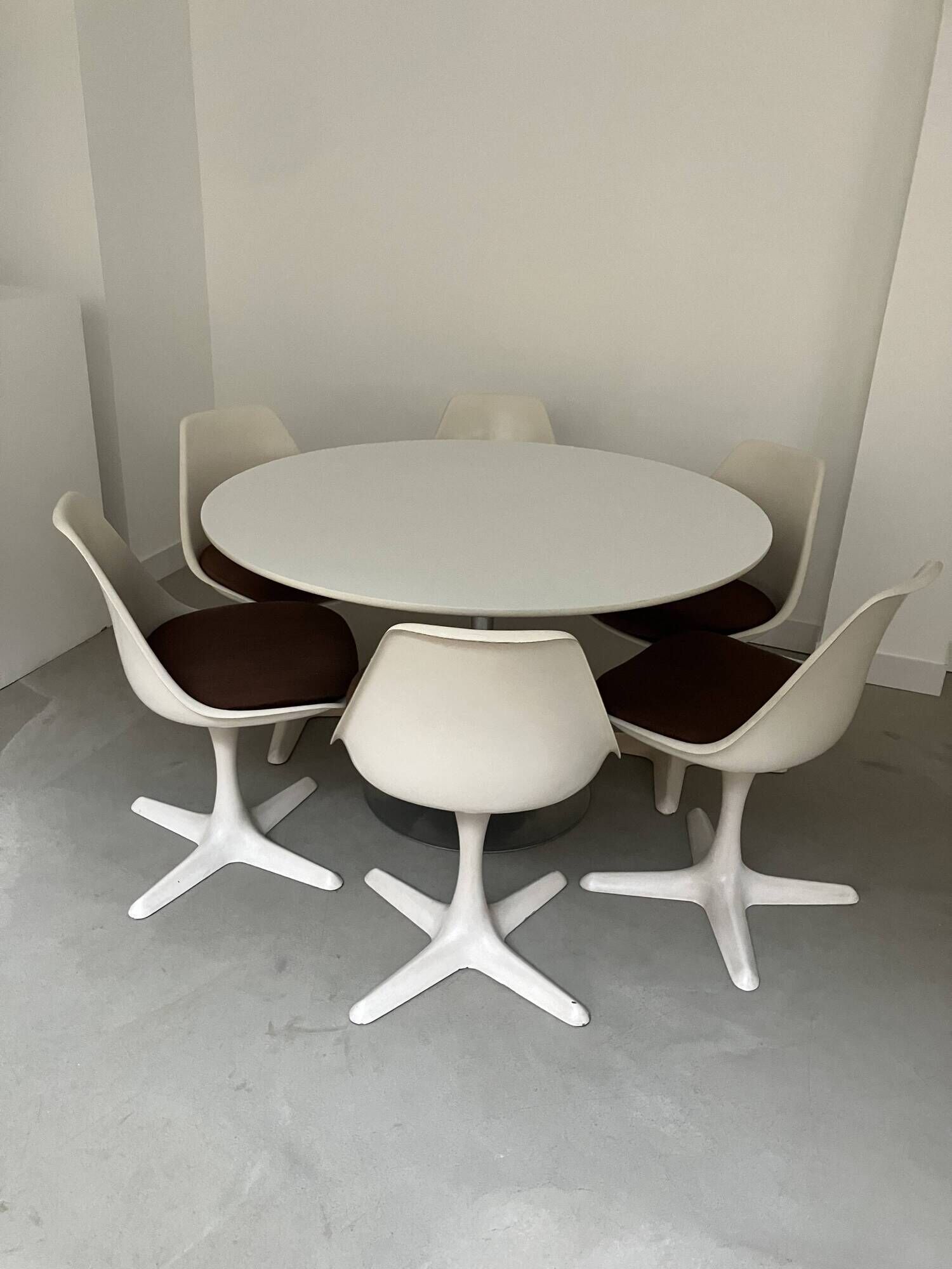Arkana dining table + 6 chairs Roche Bobois