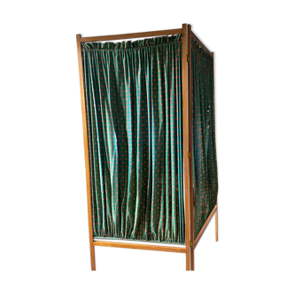 Screen two panels