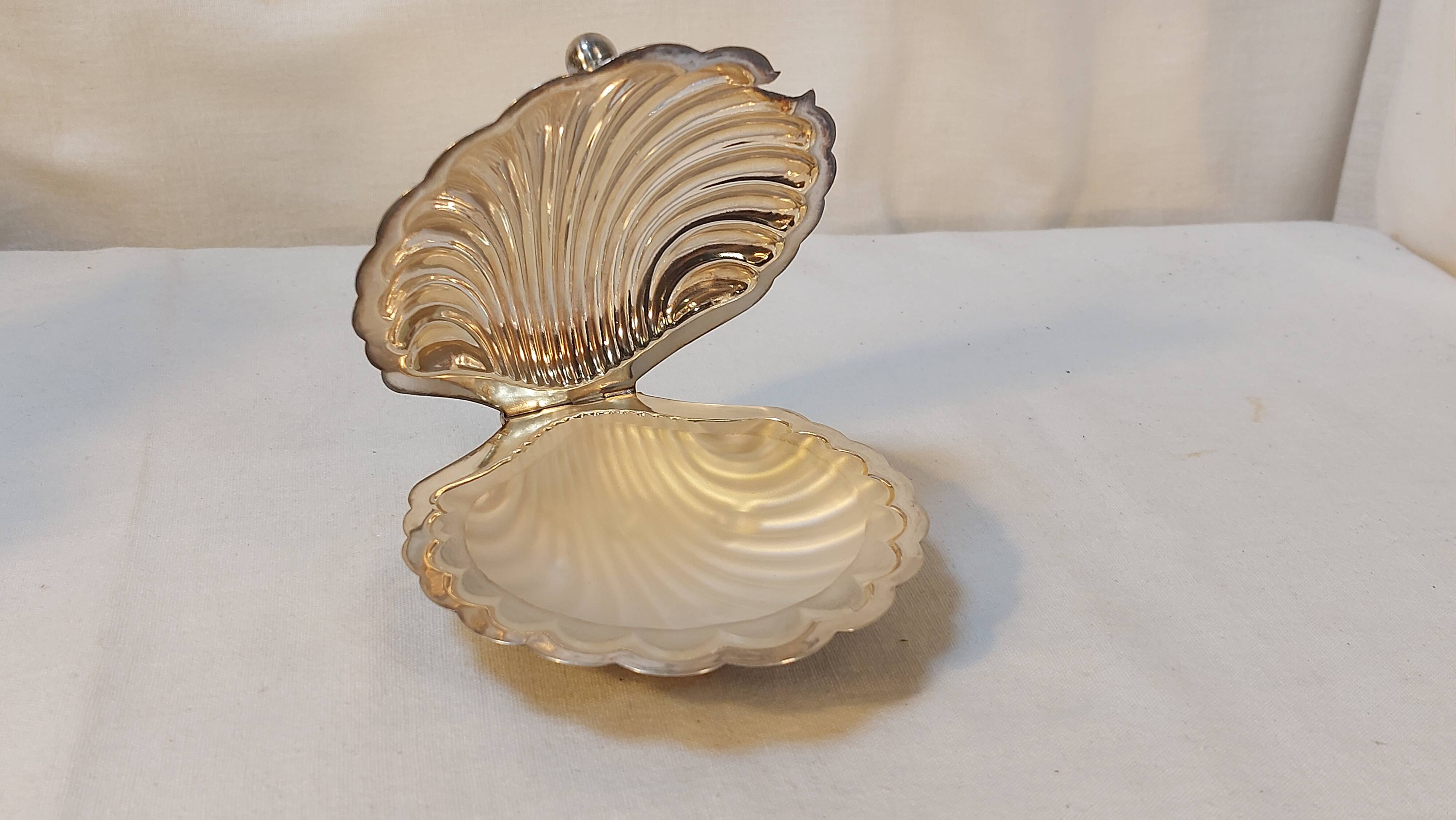 Silver-plated metal shell table butter dish with hallmarks - Art Deco