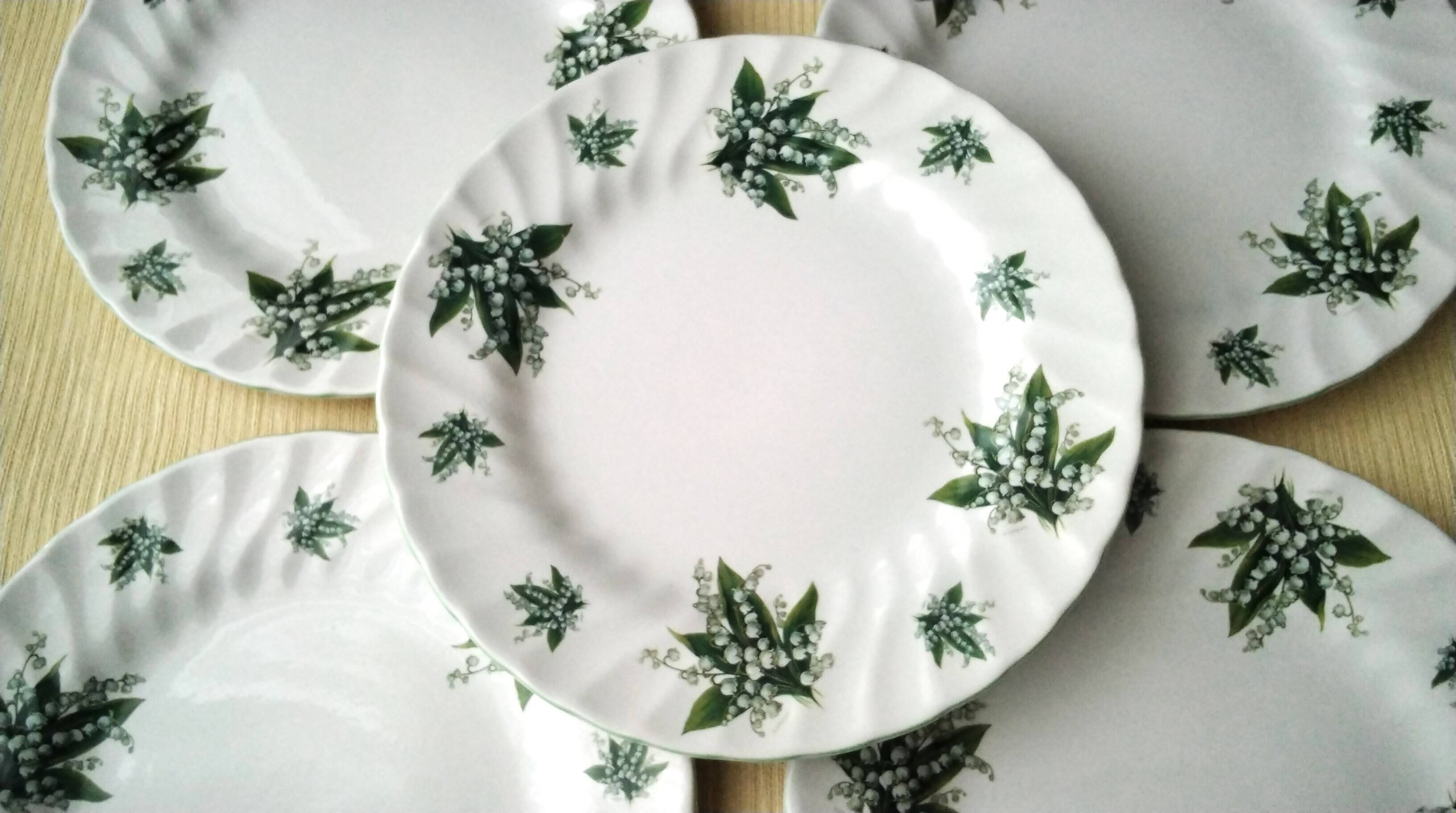 5 dessert plates in porcelain by Bernard Carant