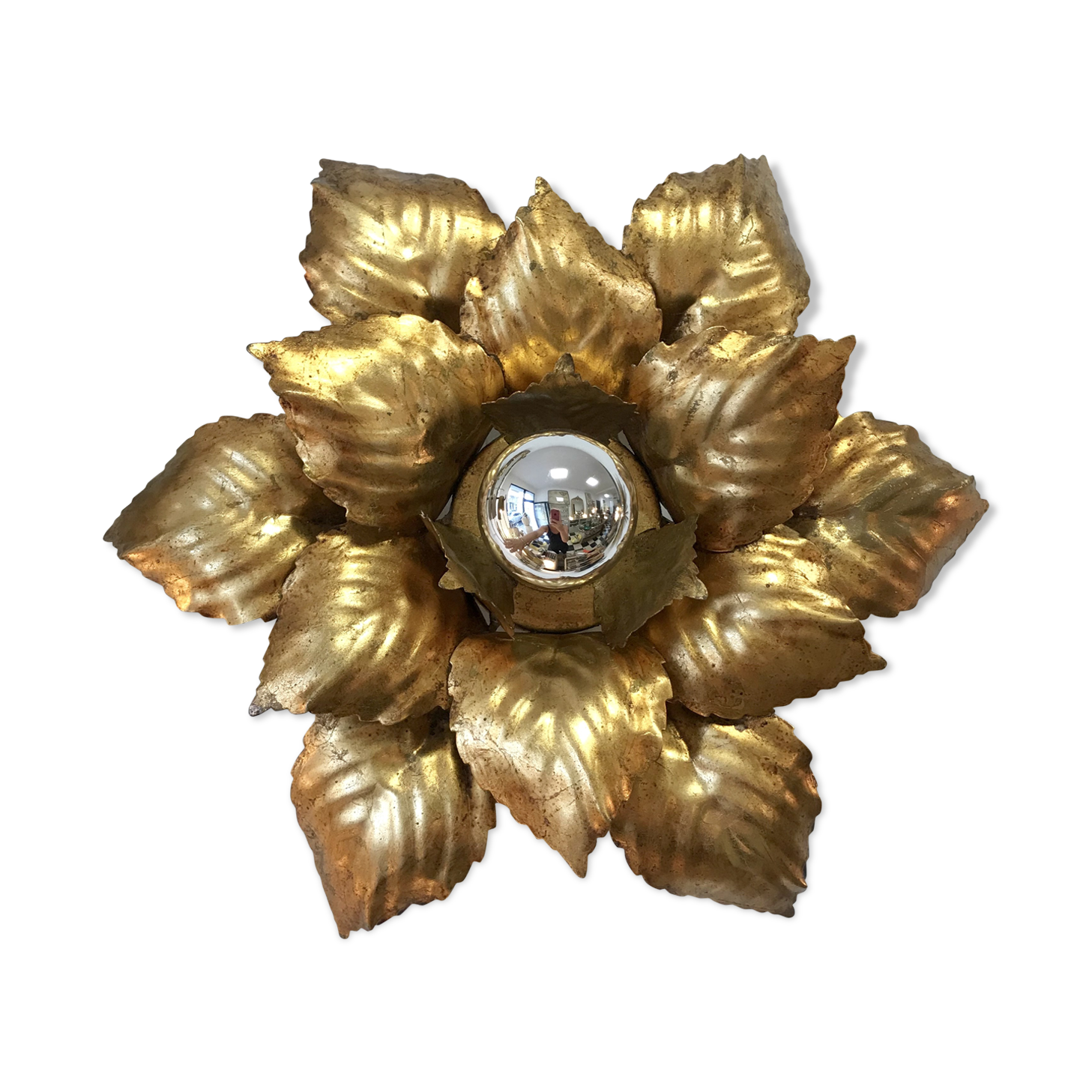 Wall light golden metal flower to leaf