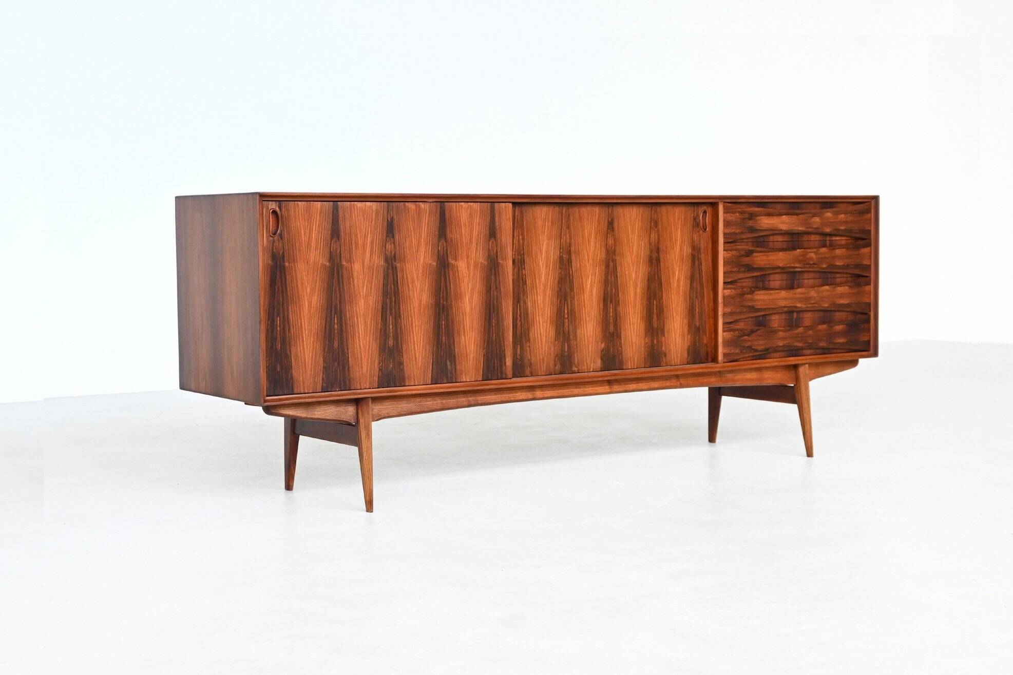 Oswald Vermaercke 'Paola' sideboard rosewood V Form Belgium 1960