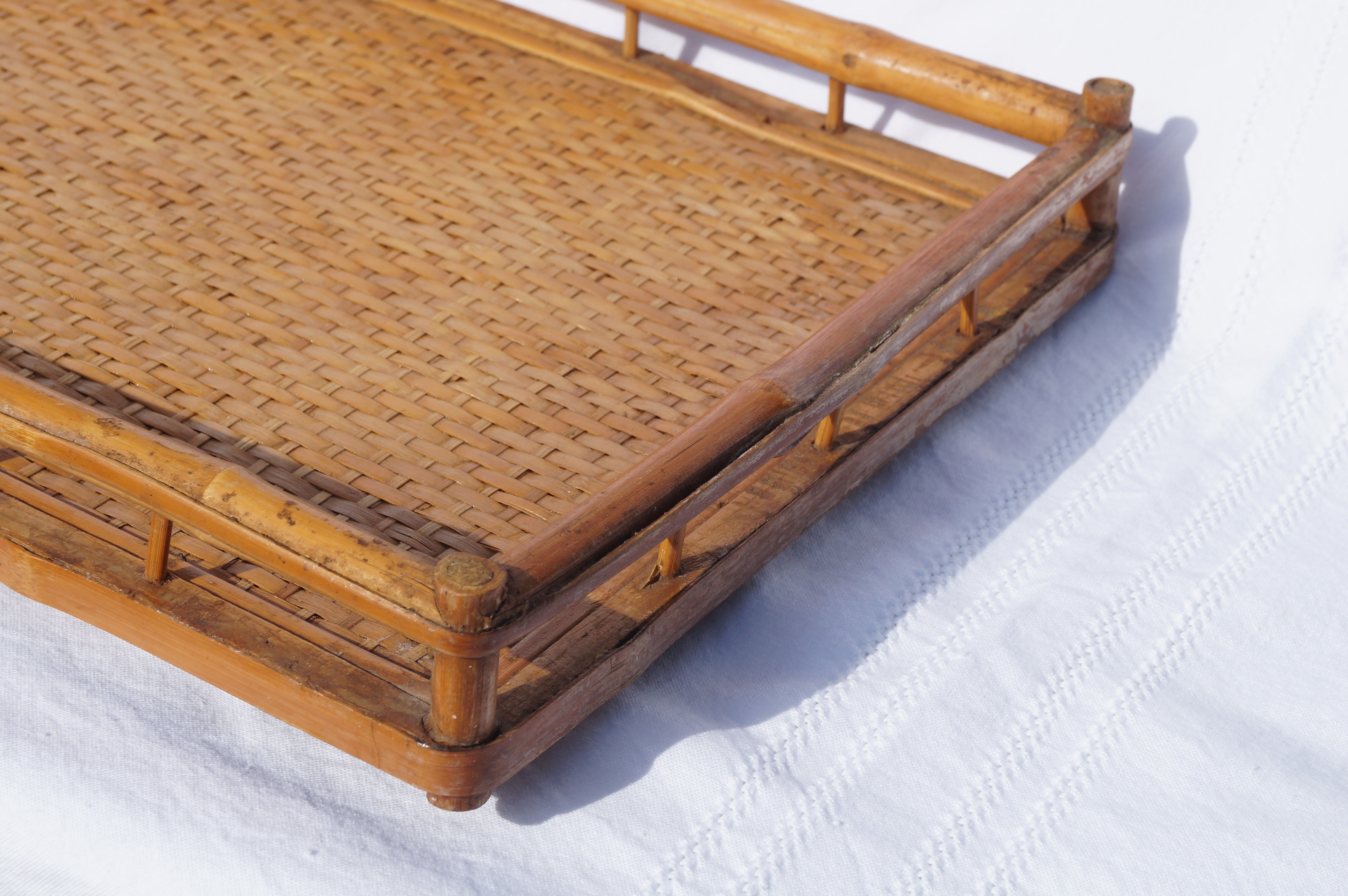 Tray in bamboo and wood
