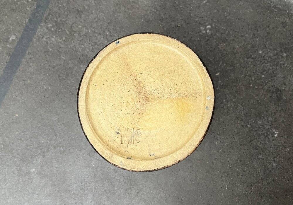 Brutalist studio pottery vase in East German style from the mid-century by Kerstin & Ralf Unterstab for Kunsttöpferei Unterstab KTU, 1960s.