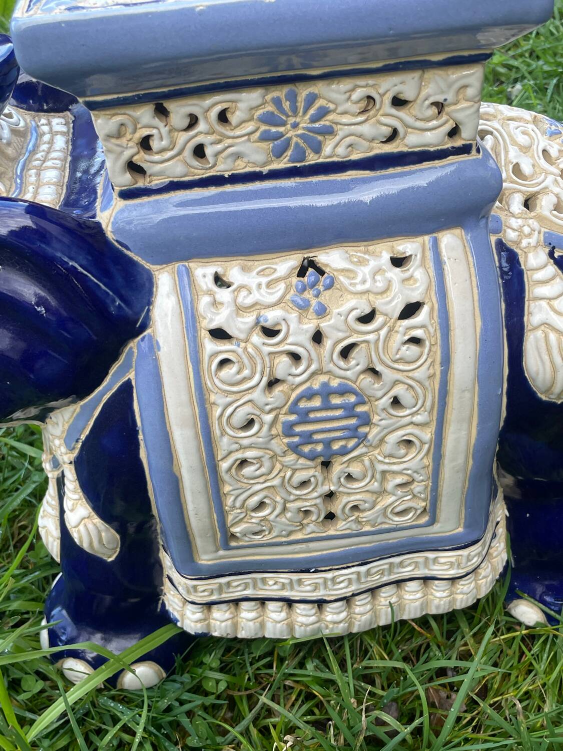 Porte plante, table d’appoint éléphant