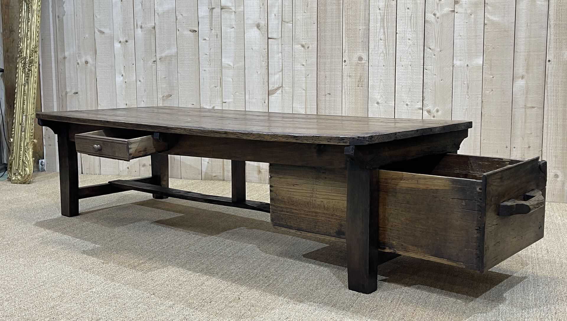 Coffee table early XXth fir with 2 drawers