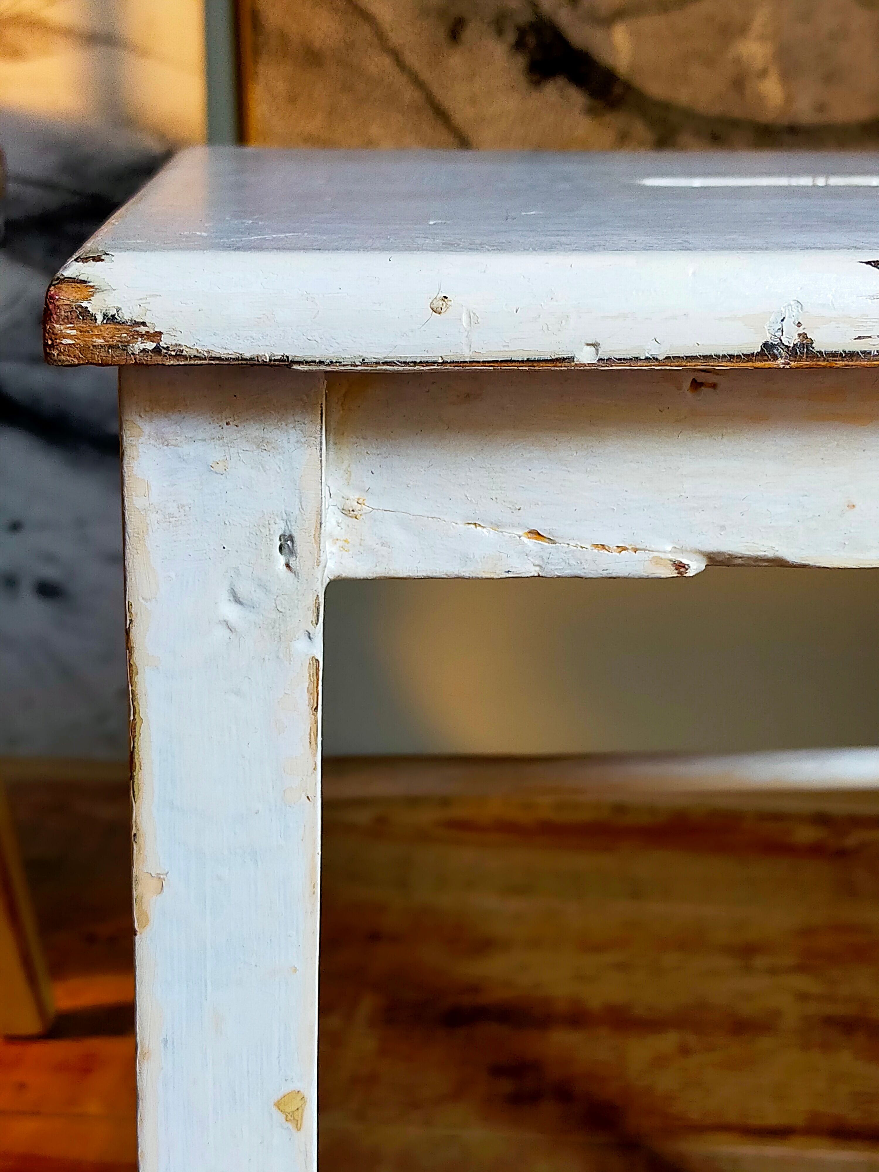 Workshop stool in vintage patinated solid wood