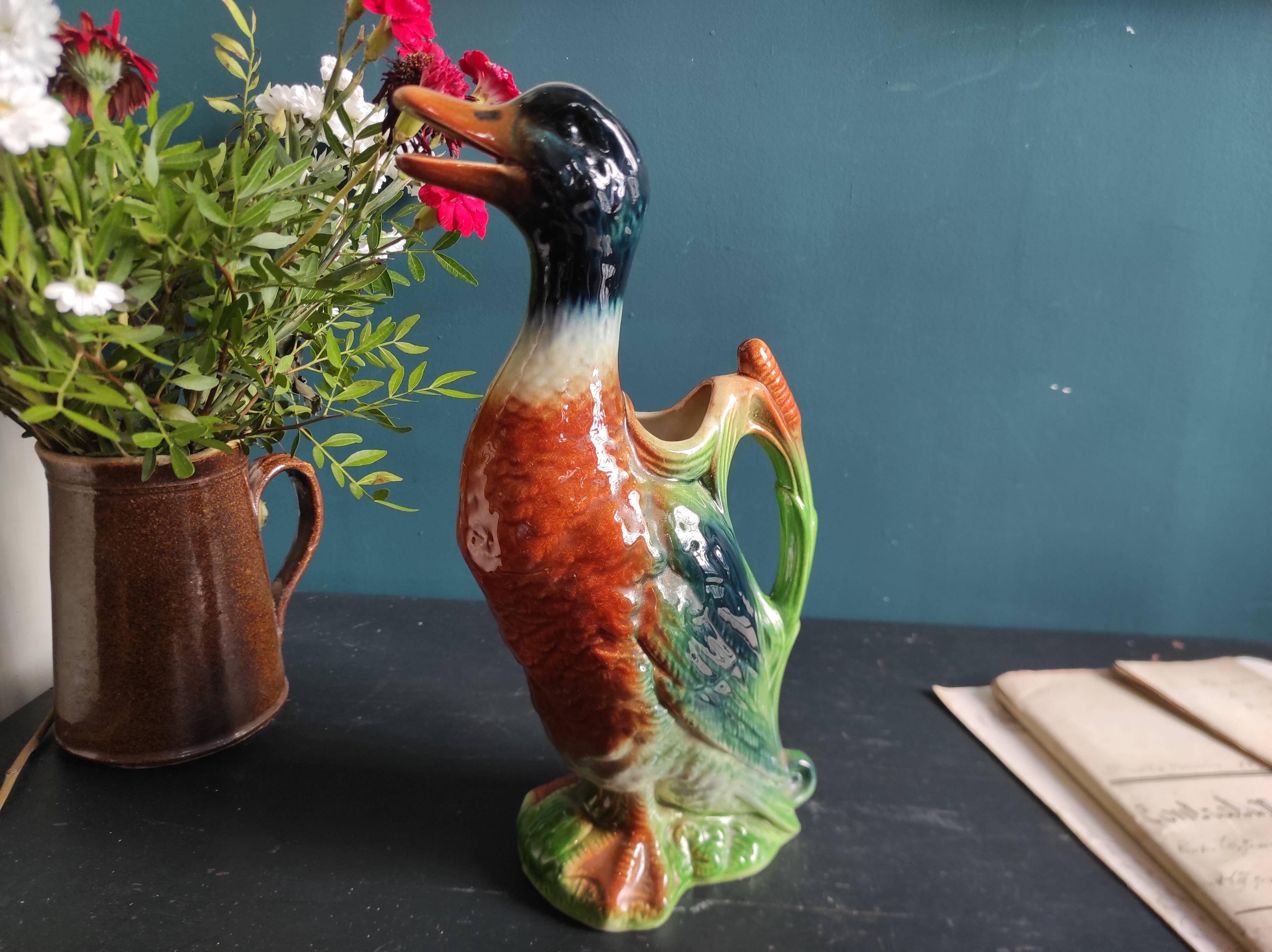 Pichet vintage français en forme de canard, Saint Clément, barbotine