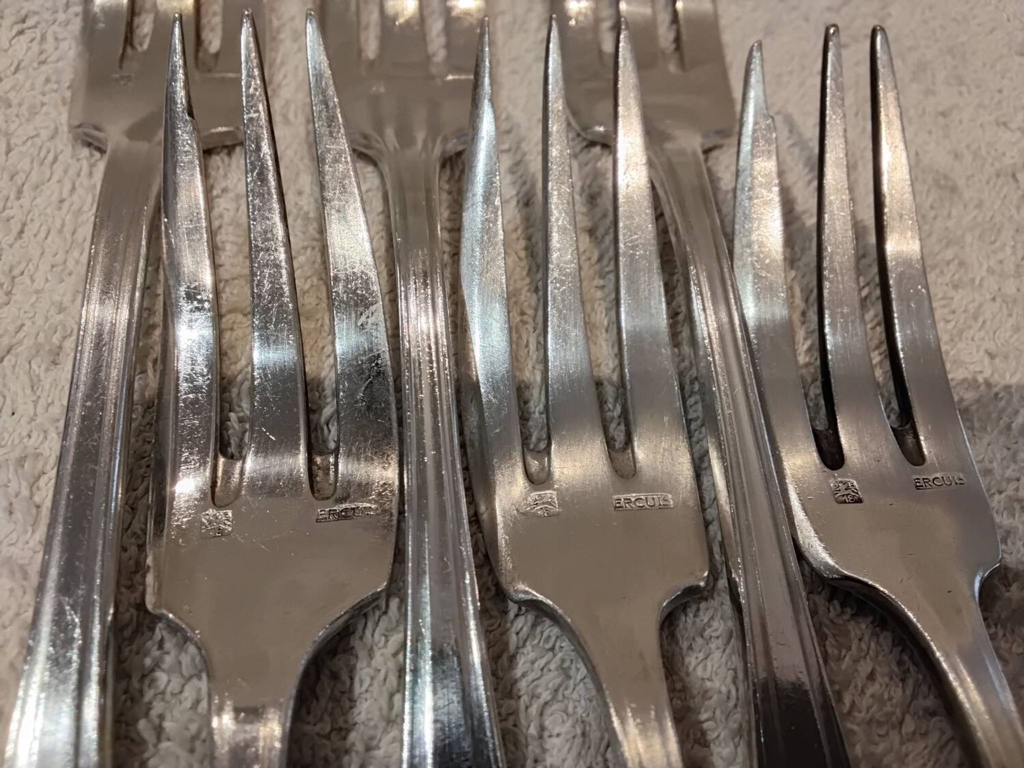 6 fourchettes à gateaux métal argenté orfèvre Ercuis medicis
