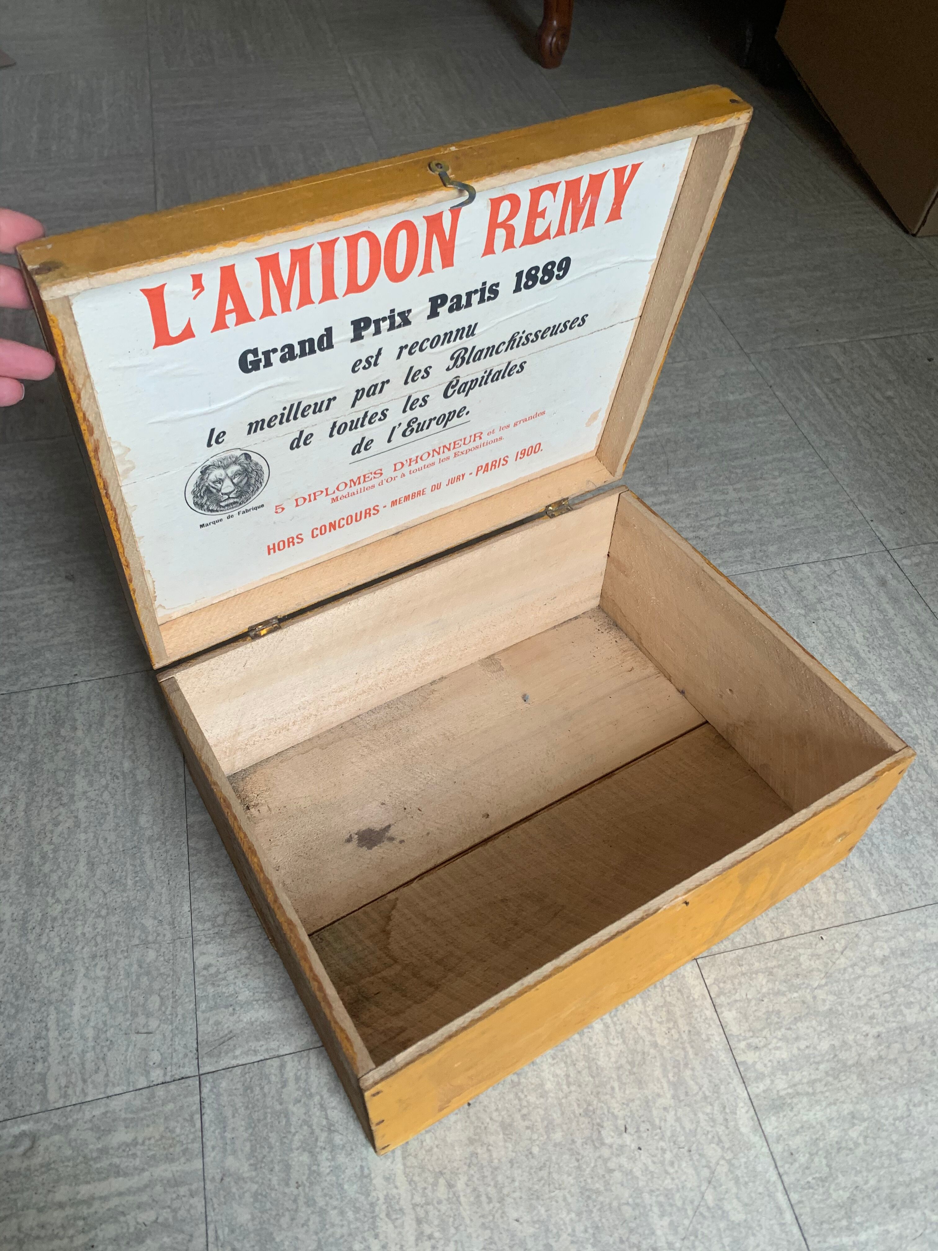 Wooden box L'Amidon Remy