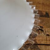 Serrated opaline suspension