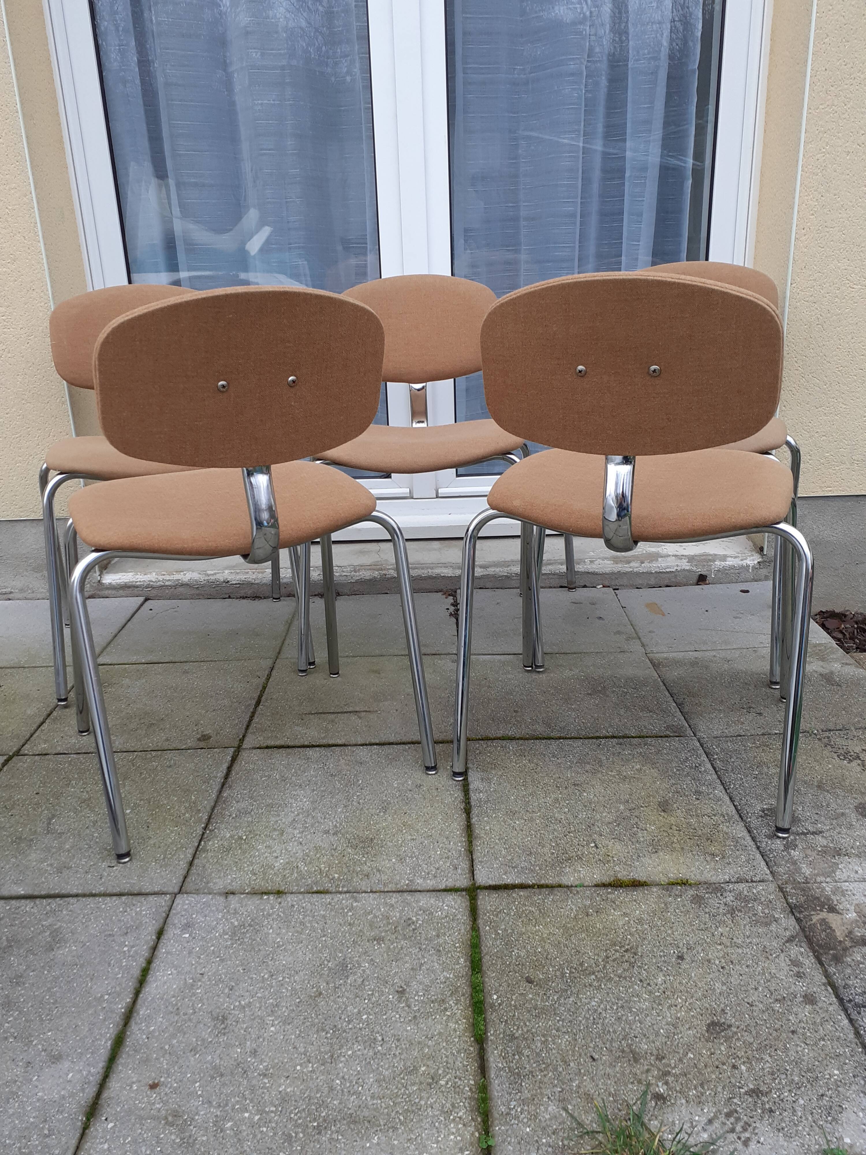 Set of 5 vintage chairs Strafor 1970