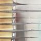 Couteaux en corne blanche vintage 1970