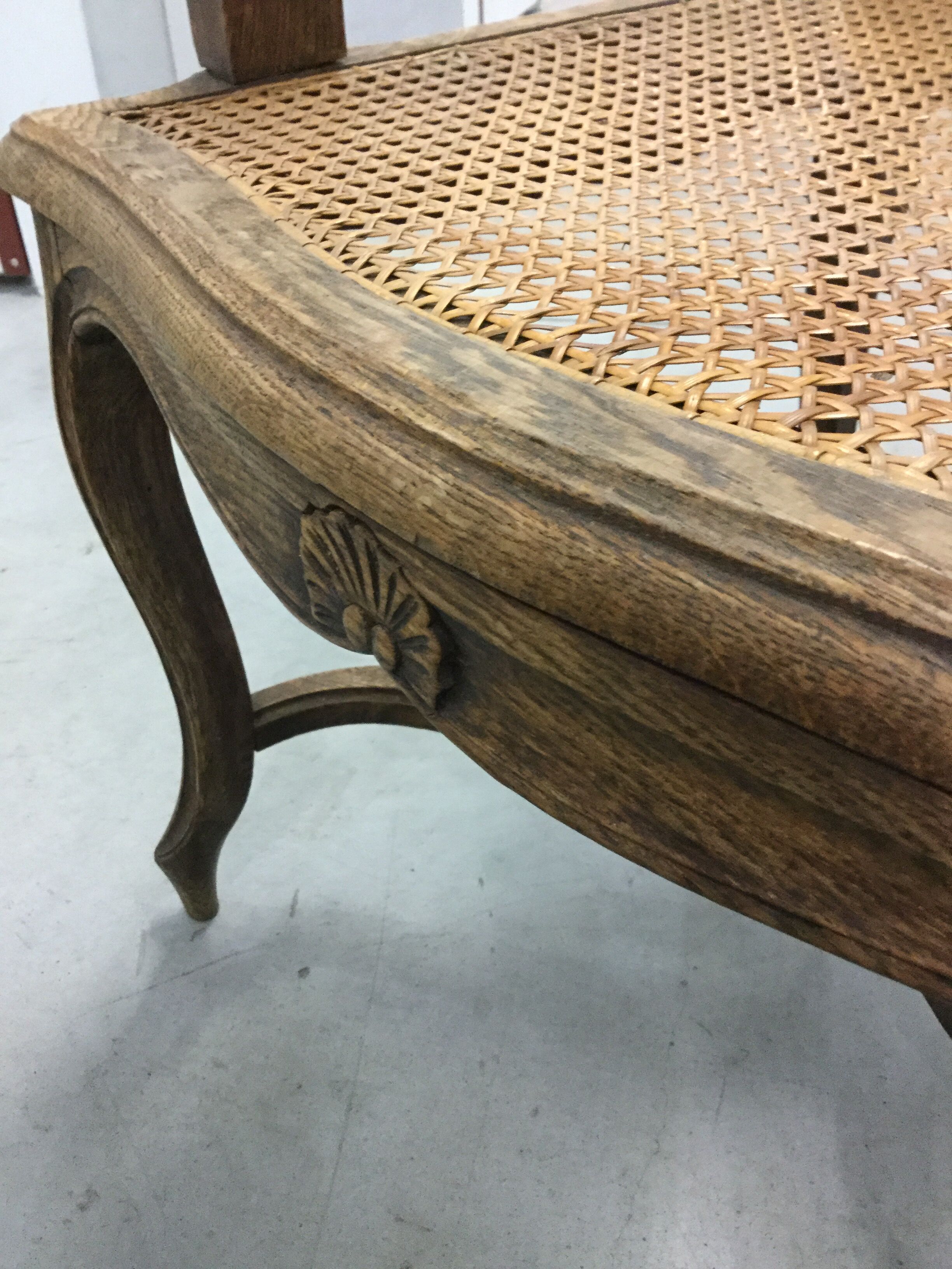 Fauteuil canné provençal style Louis XV