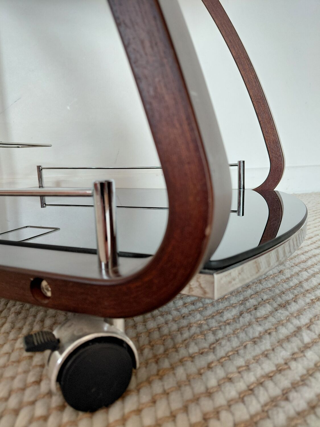 "Z-Shape" vintage 70s dessert table, Italian design: a real favourite.