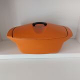Double casserole in orange cast iron Le Creuset design Raymond Loewy
