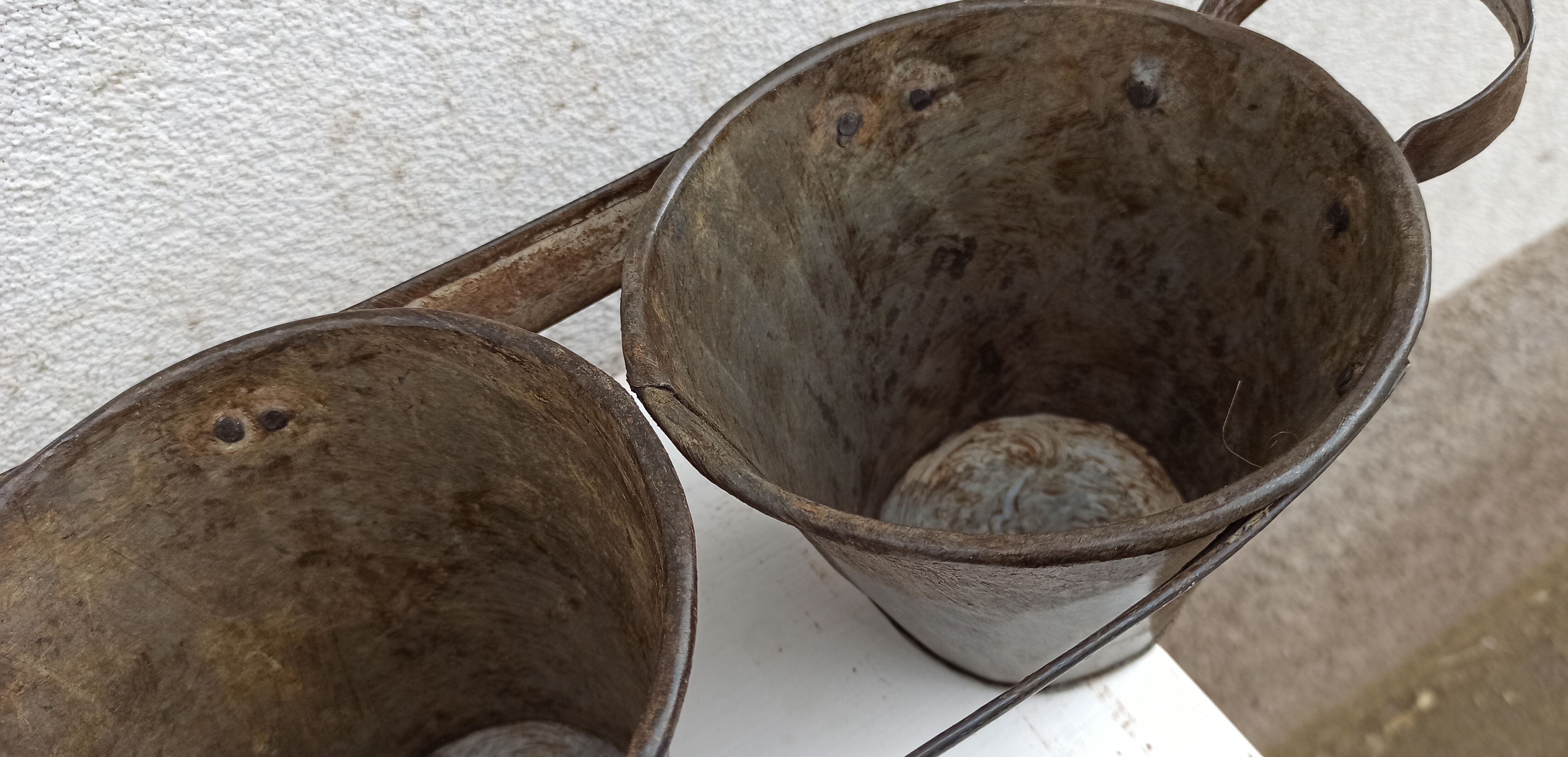 Planter of 3 zinc pots