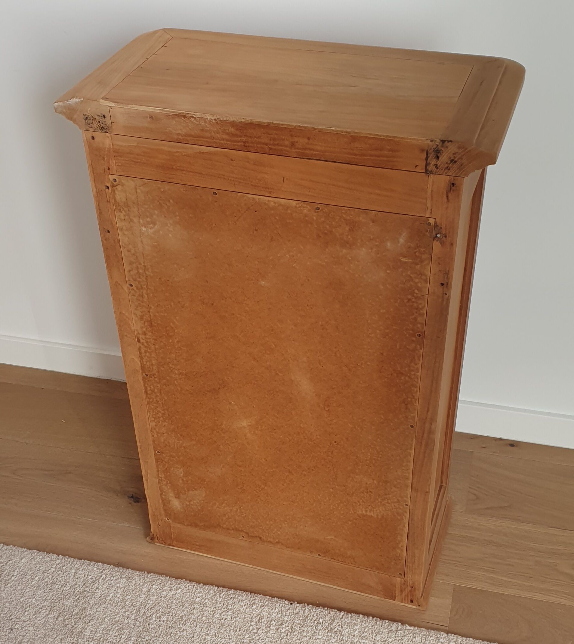 Wooden curtain cabinet