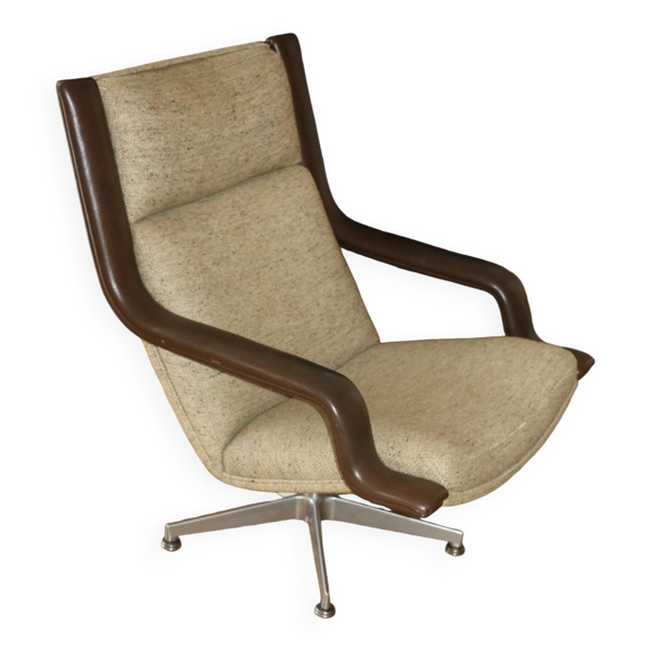 Fauteuil F140 Geoffrey Harcourt