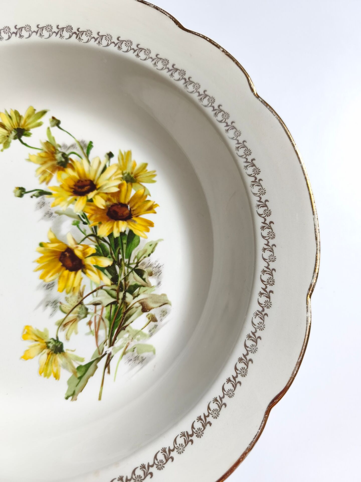 Plat creux gien marguerites vintage