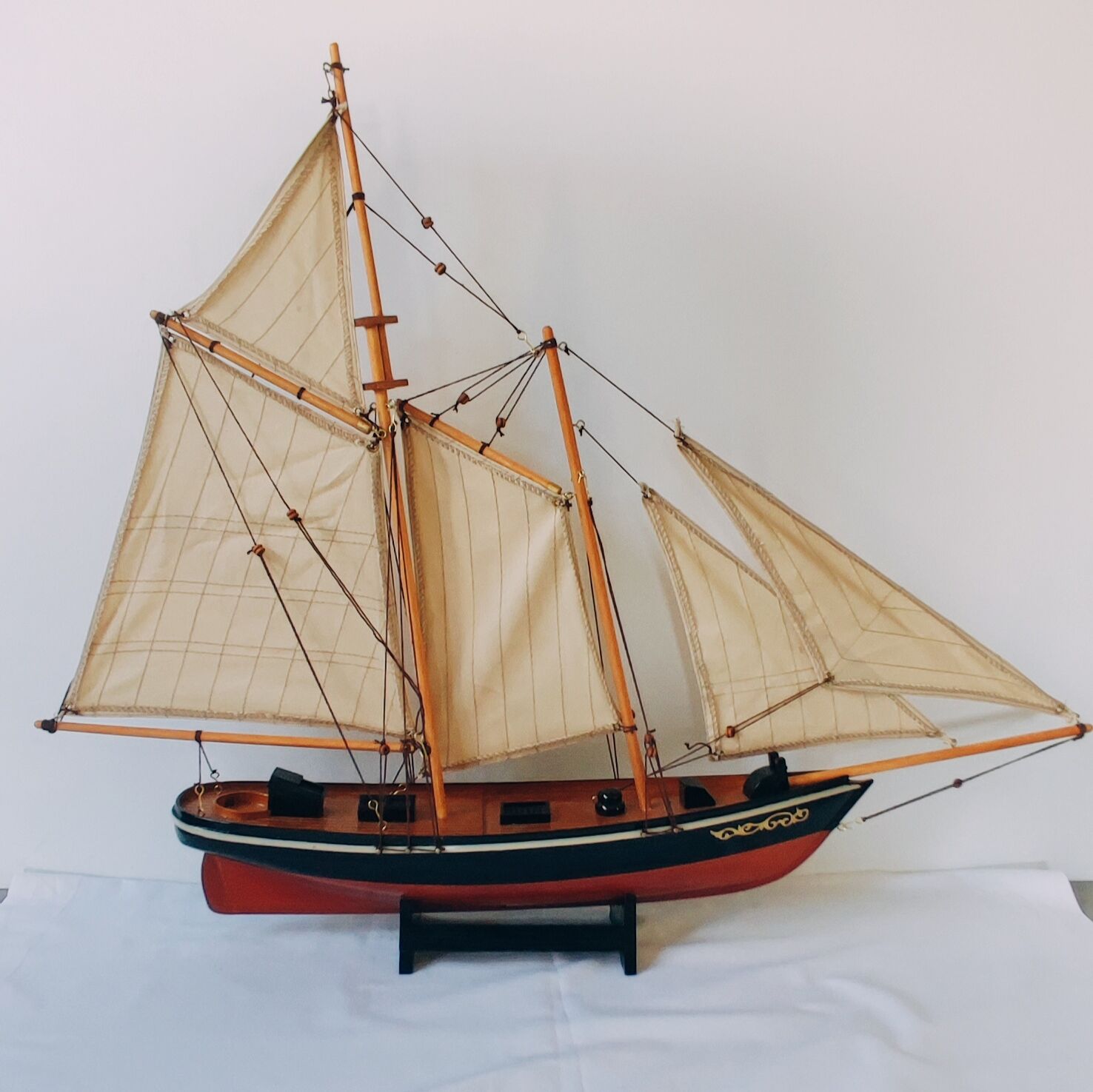 Model of nautical sailboat America 1851