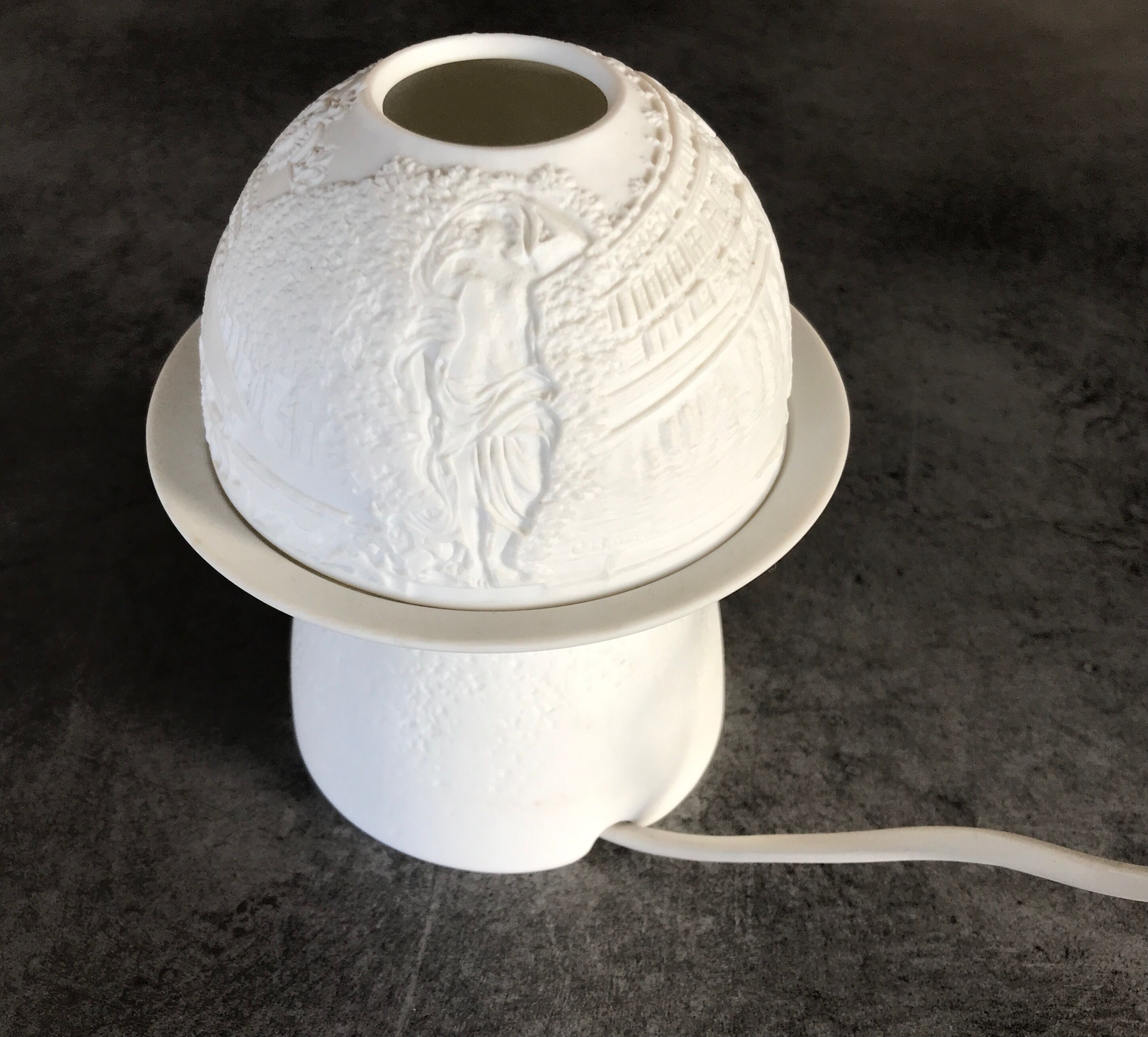 LAMP Night light Lithophanie BERNARDAUD Limoges in BISCUIT decoration VERSAILLE signed