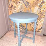 Table basse ronde en bois massif  à 4 pieds datant des années 1950 repeinte