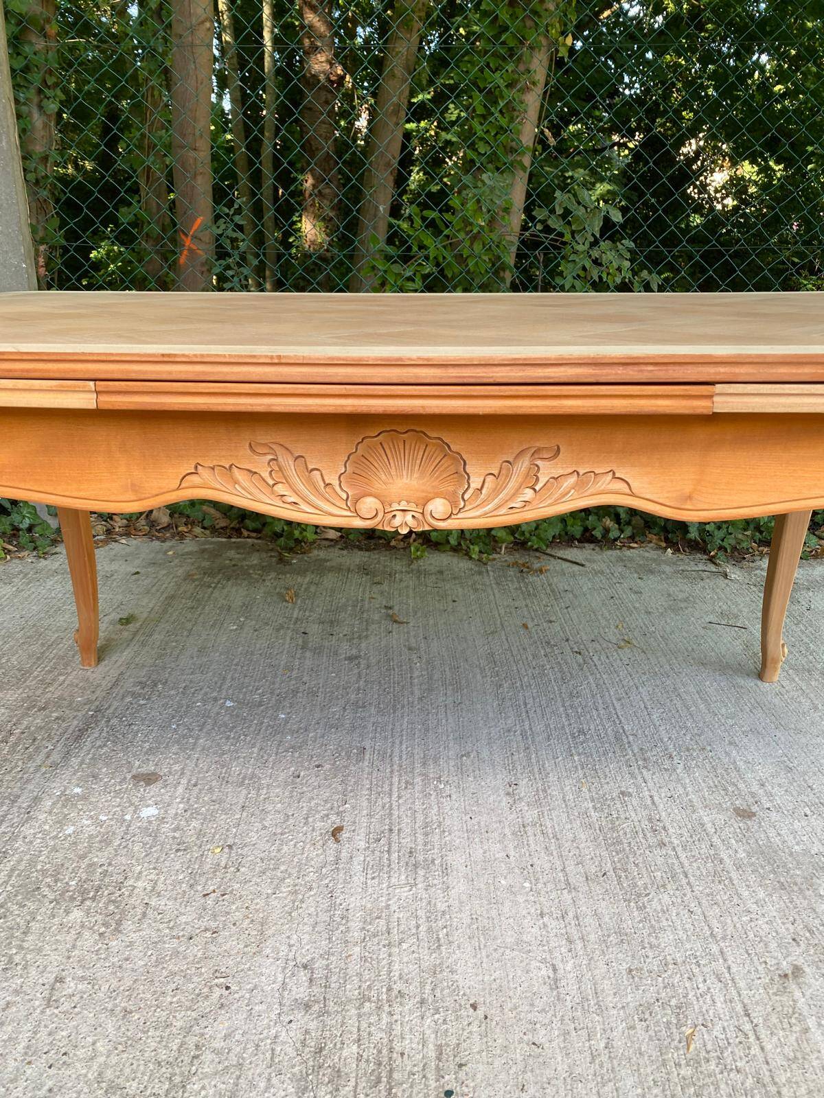 Louis XV extendable dining table, 20th century, renovated in solid oak, 260cm