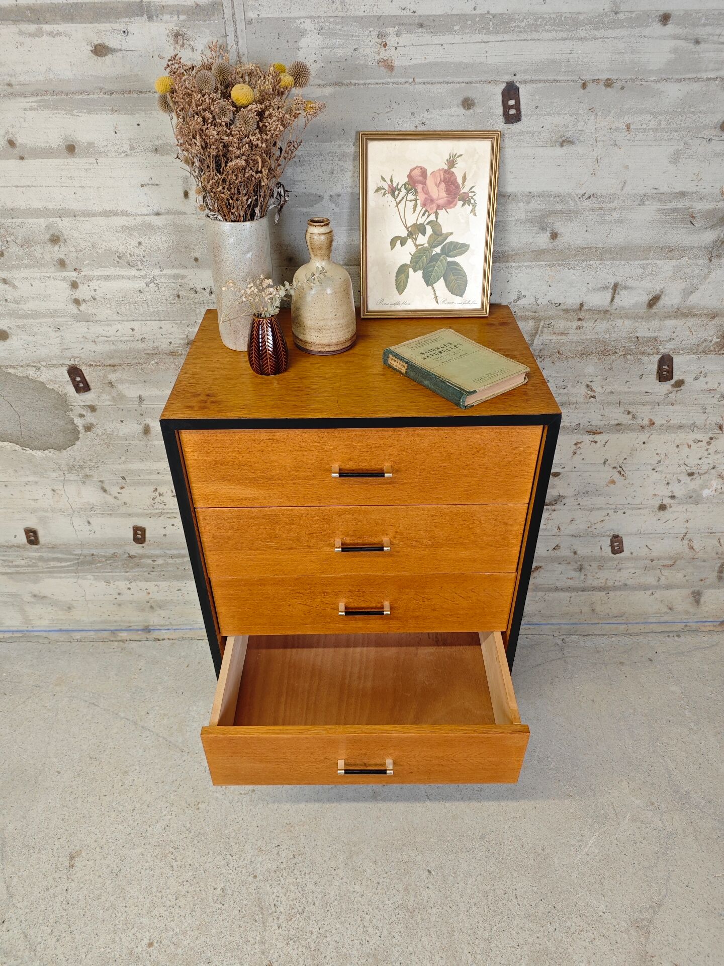 Vintage chest of drawers