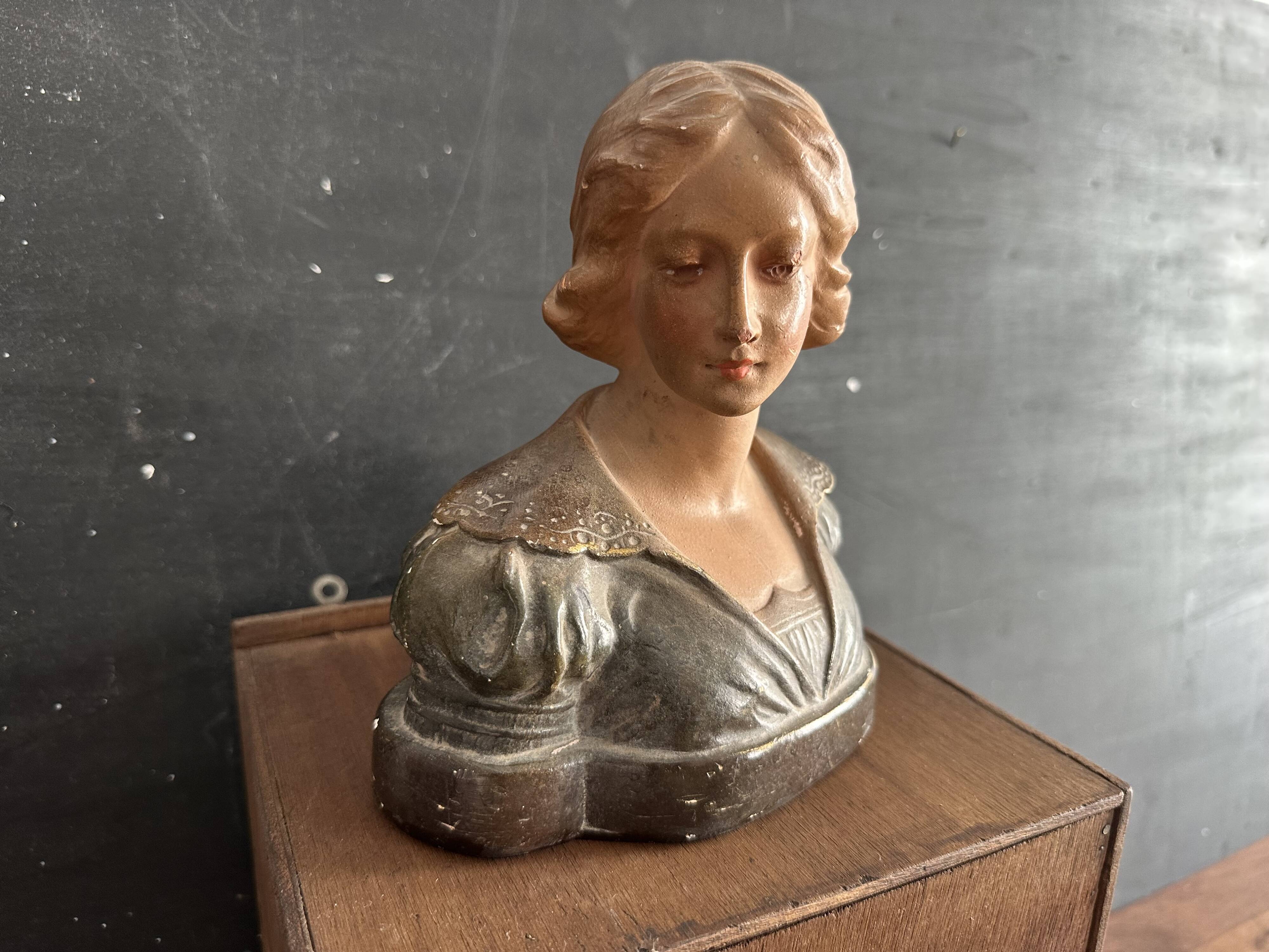 Buste de femme Art nouveau en plâtre polychrome, vers 1900