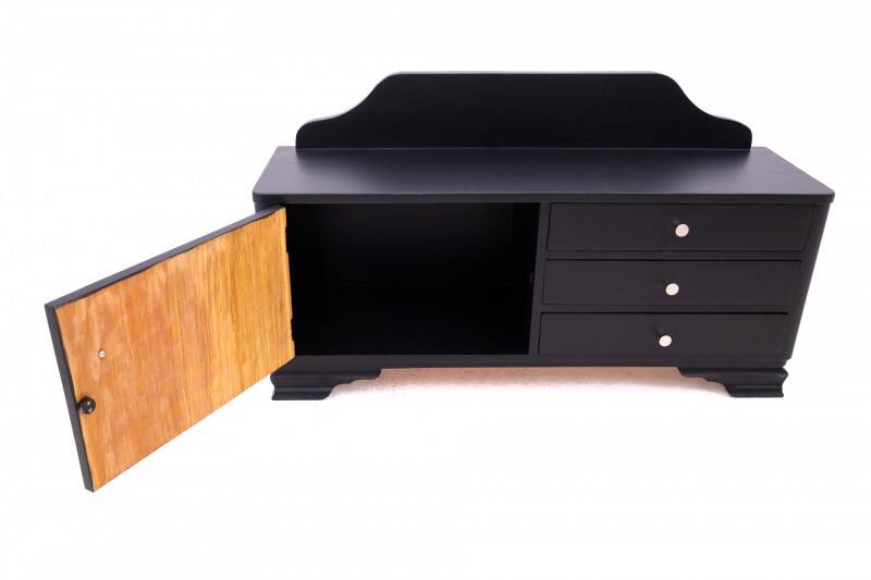 Commode des années 50, Pologne. Après rénovation.