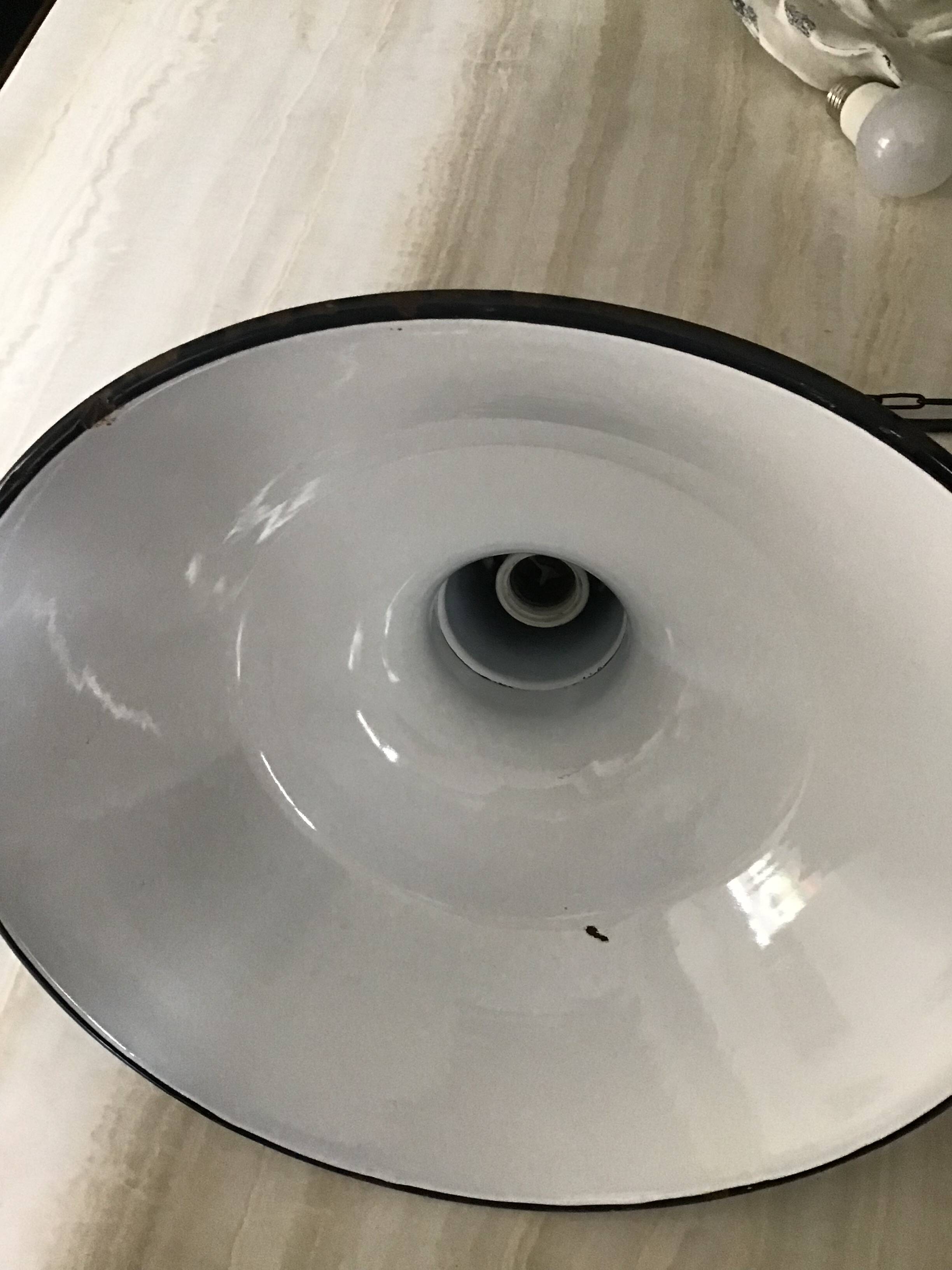 Industrial enamelled sheet metal suspension