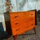 Commode vintage pieds compas.