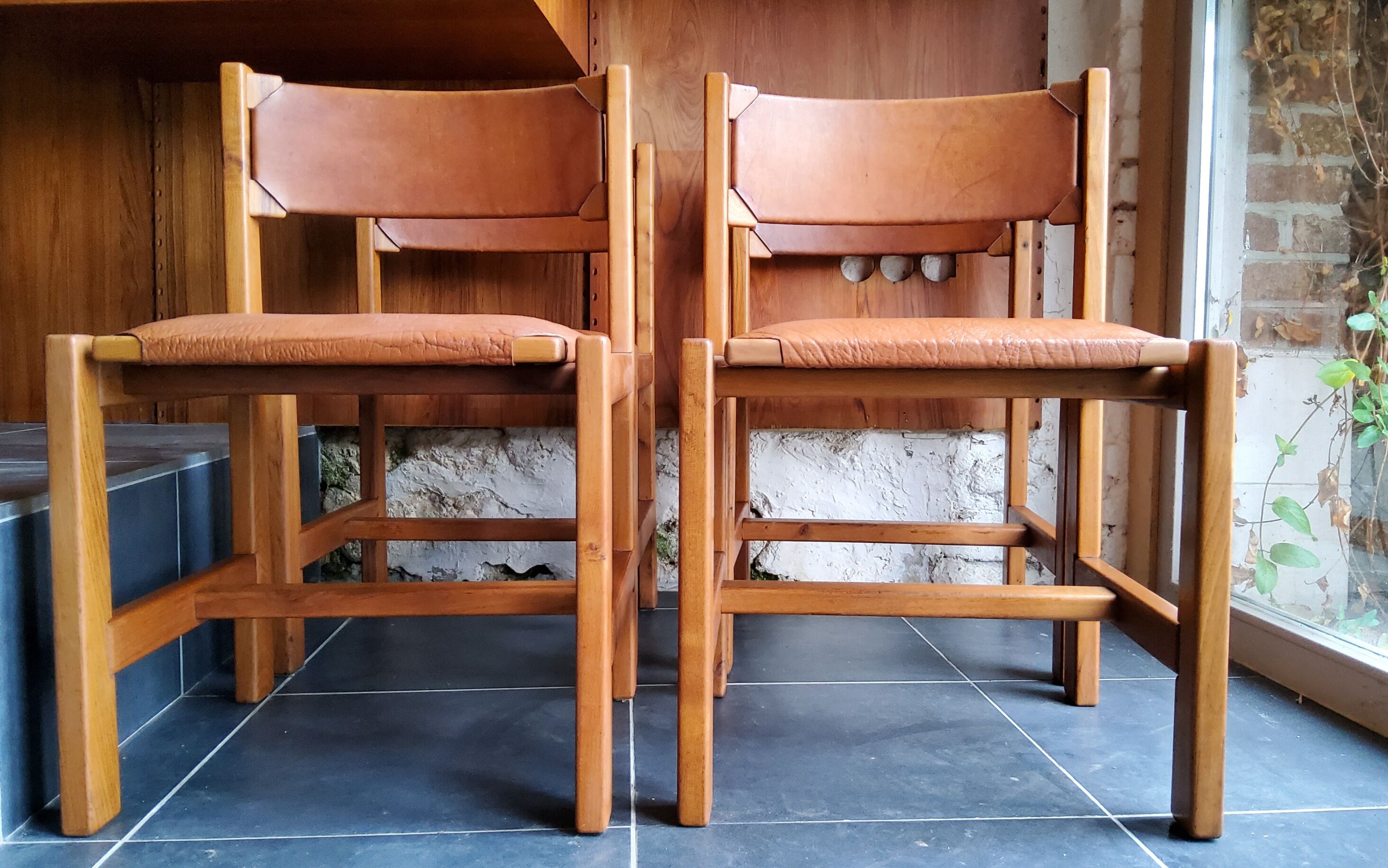 Chairs Maison Regain solid elm structure, leather seat and back