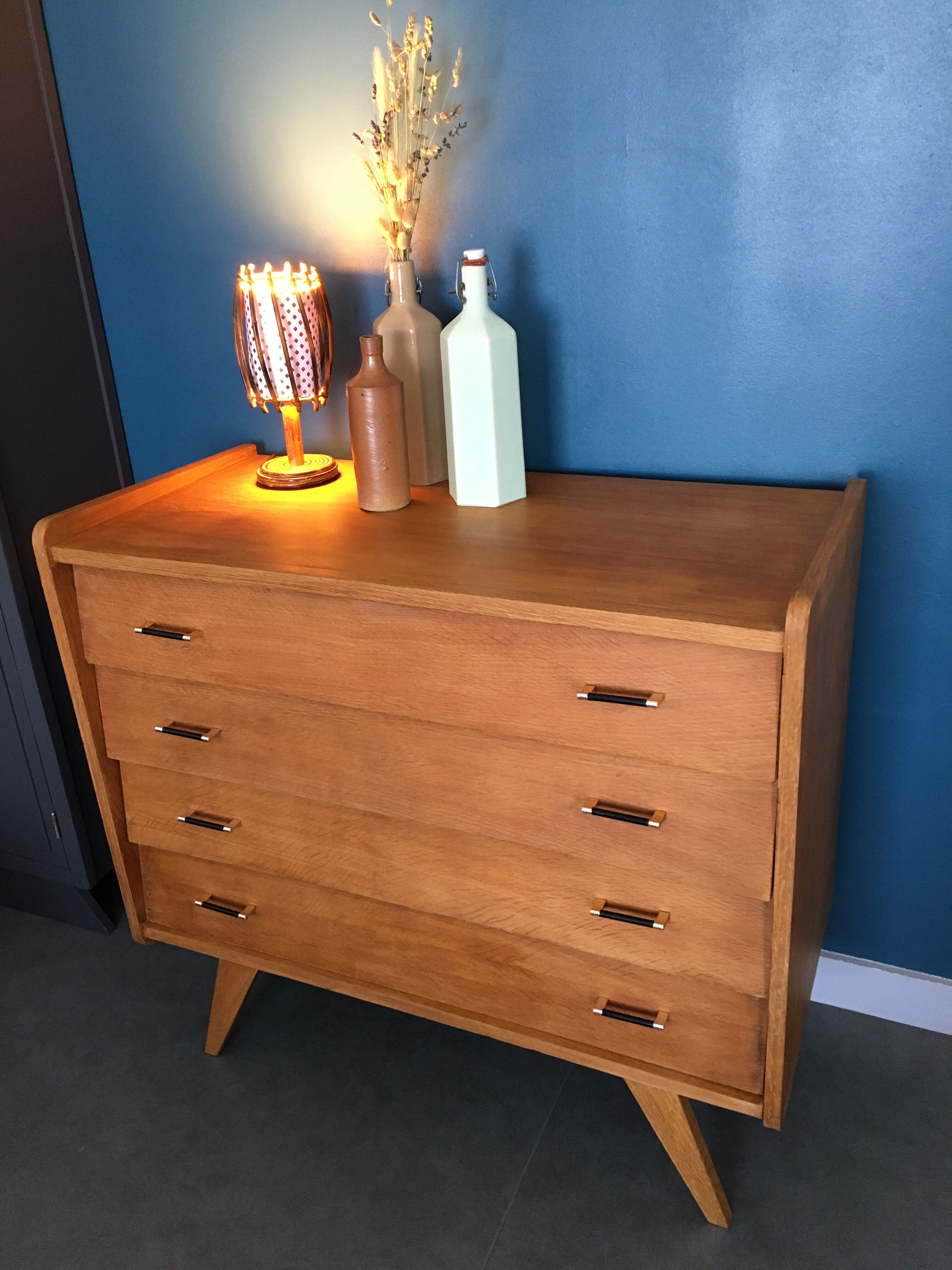 Dresser vintage feet compass