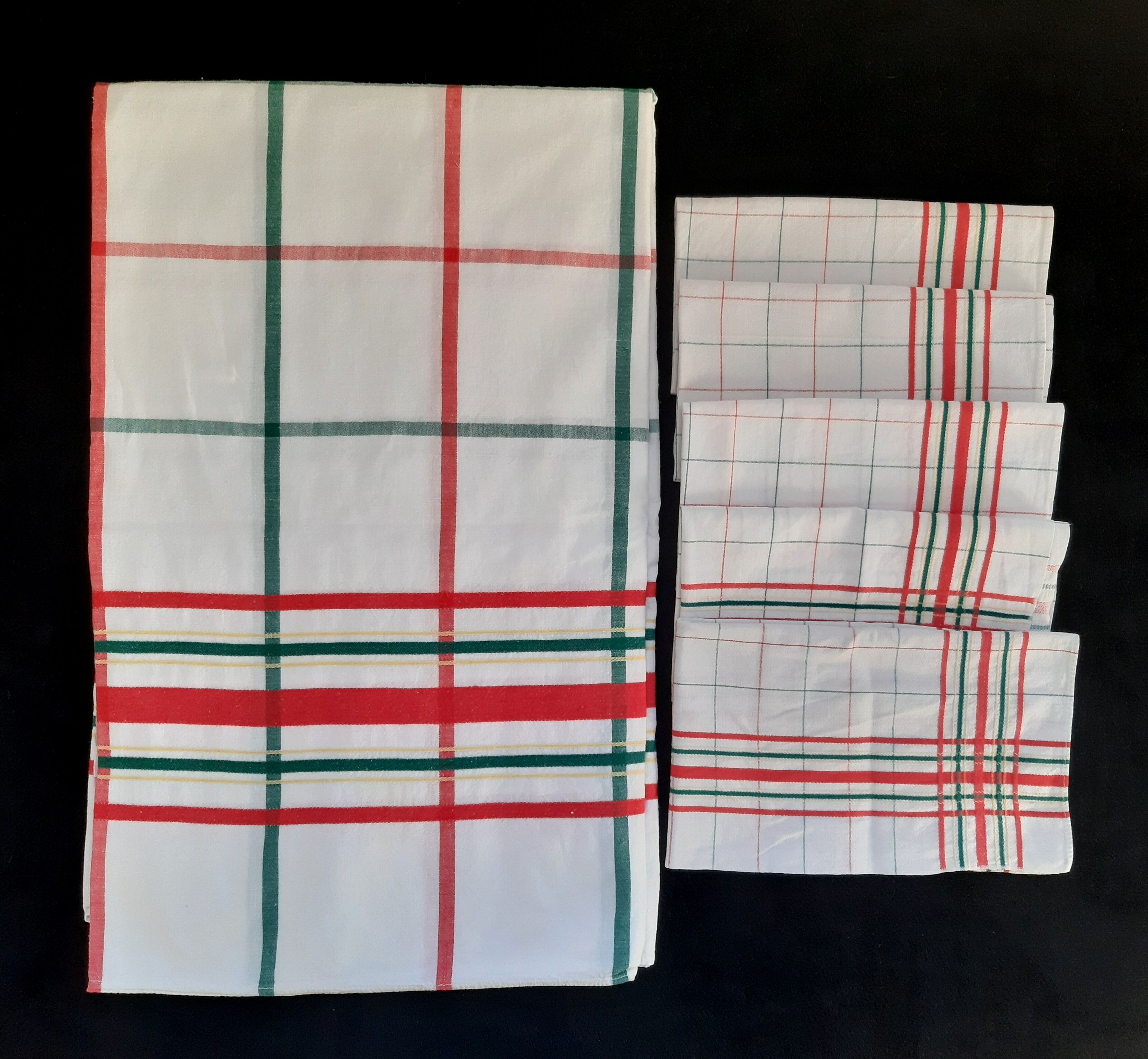 Tablecloth and towels