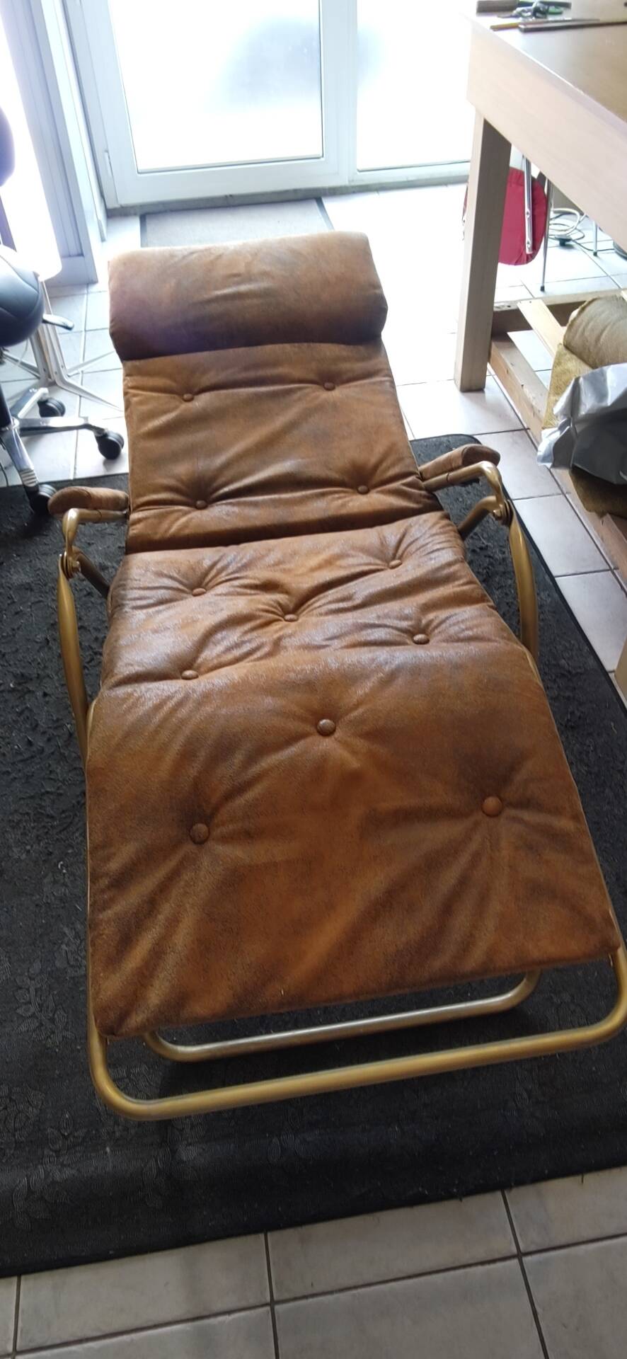 Recliner chair lama