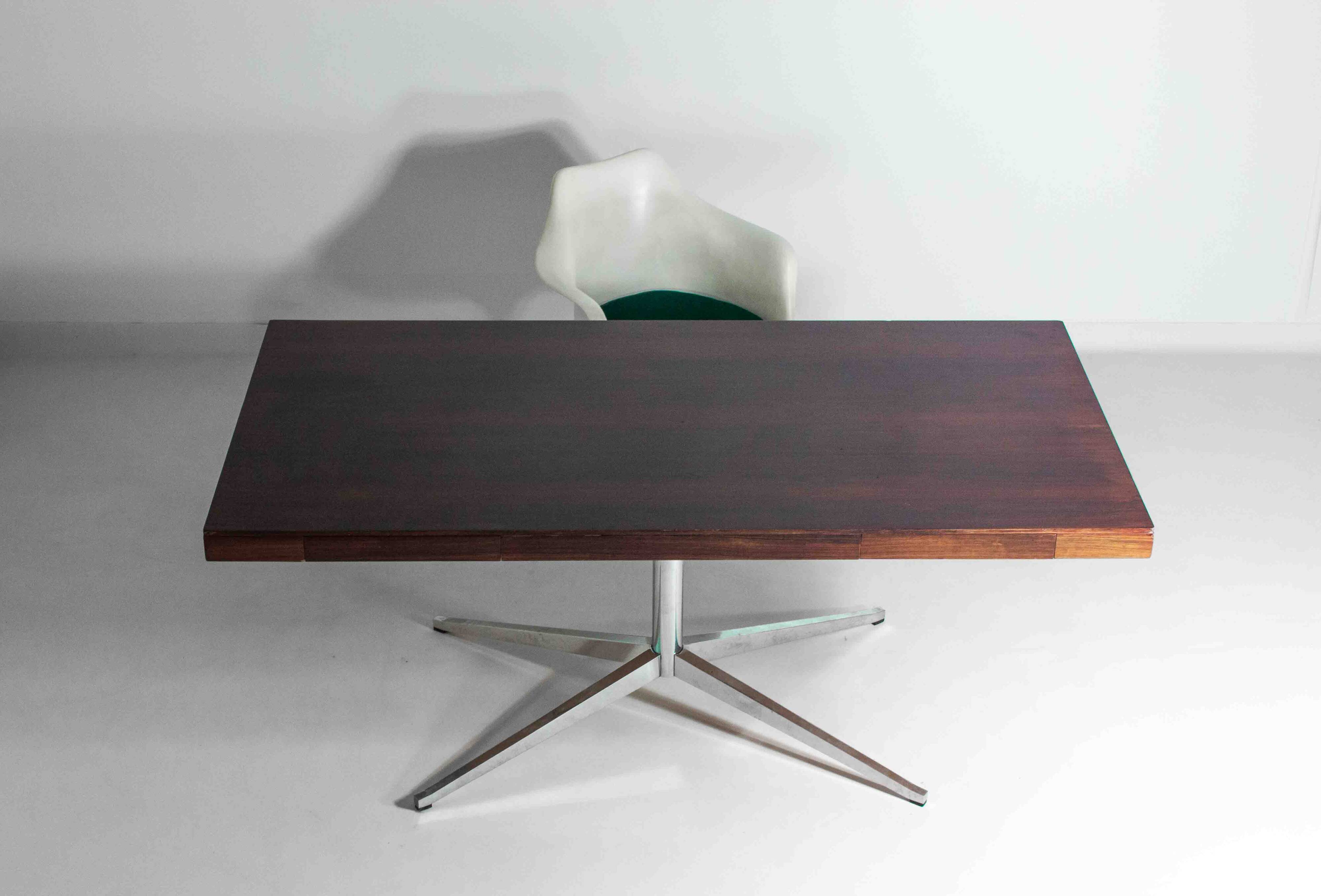 Bureau exécutif en palissandre par Florence Knoll, années 1970