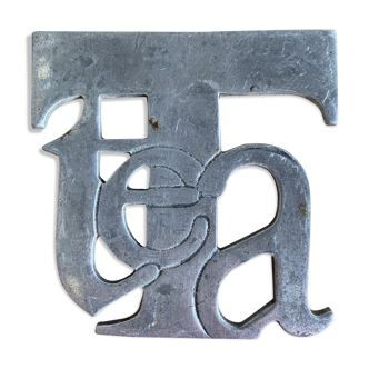 Metal trivet