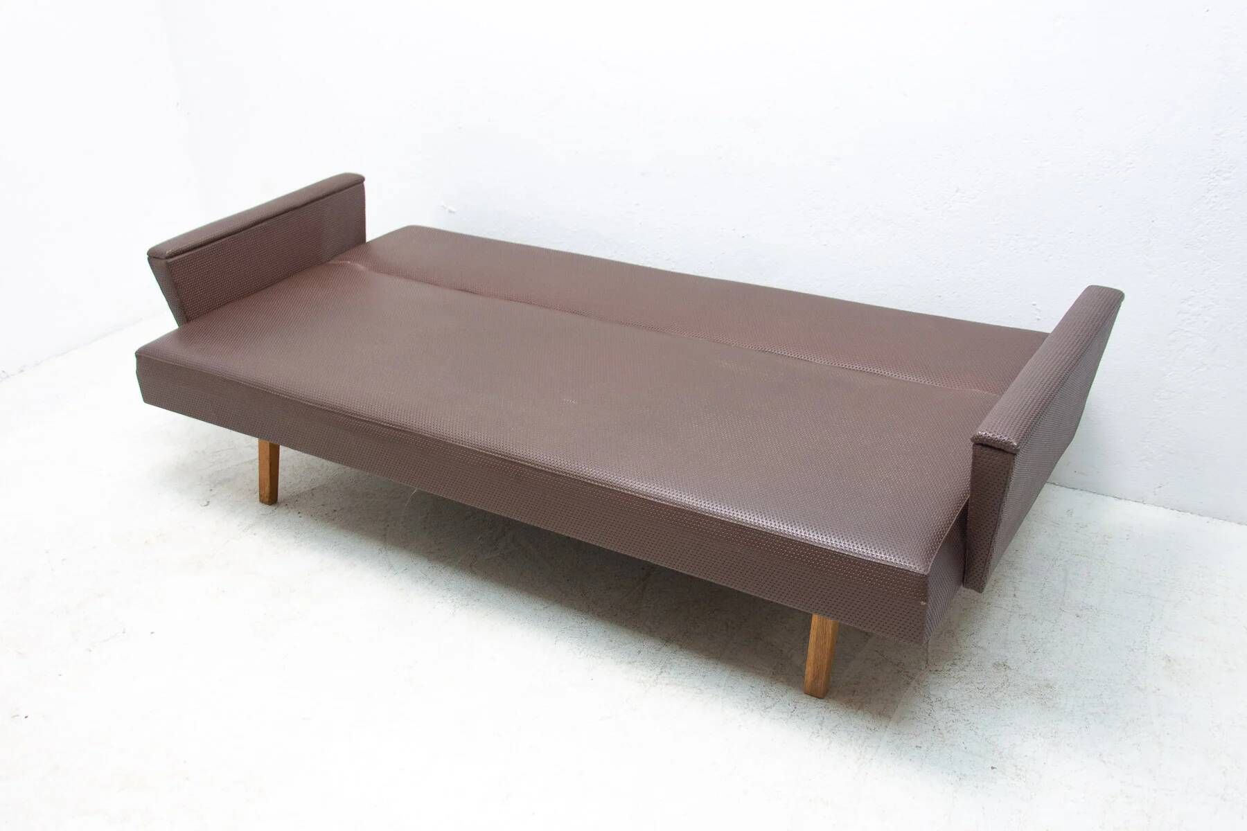 Vintage Eastern Bloc sofa, mid-century seating, 1970s, Czechoslovakia